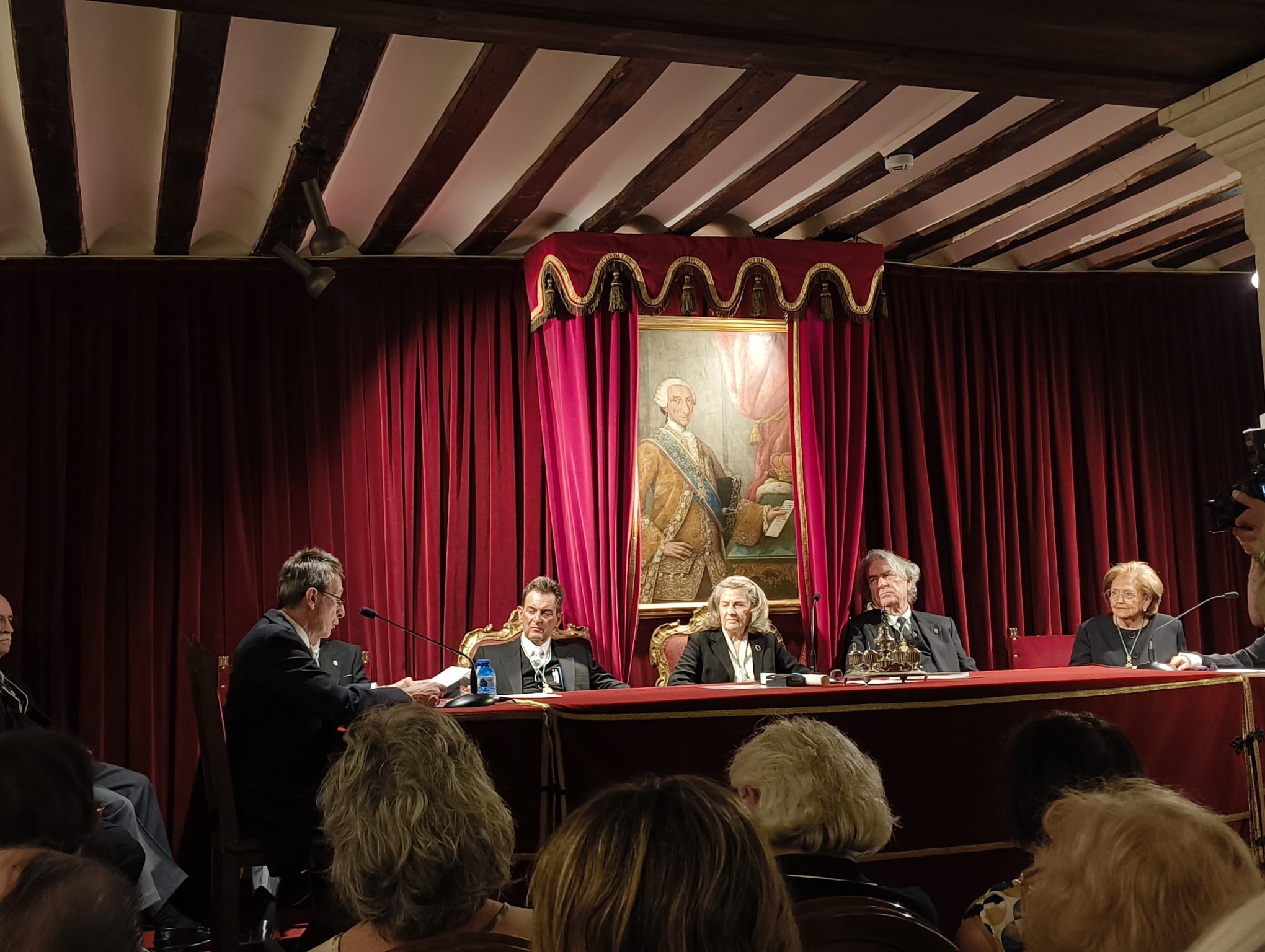 El académico electo durante la lectura de su discurso 'Cine, sociedad y cultura en Valladolid de 1896 a 1919'