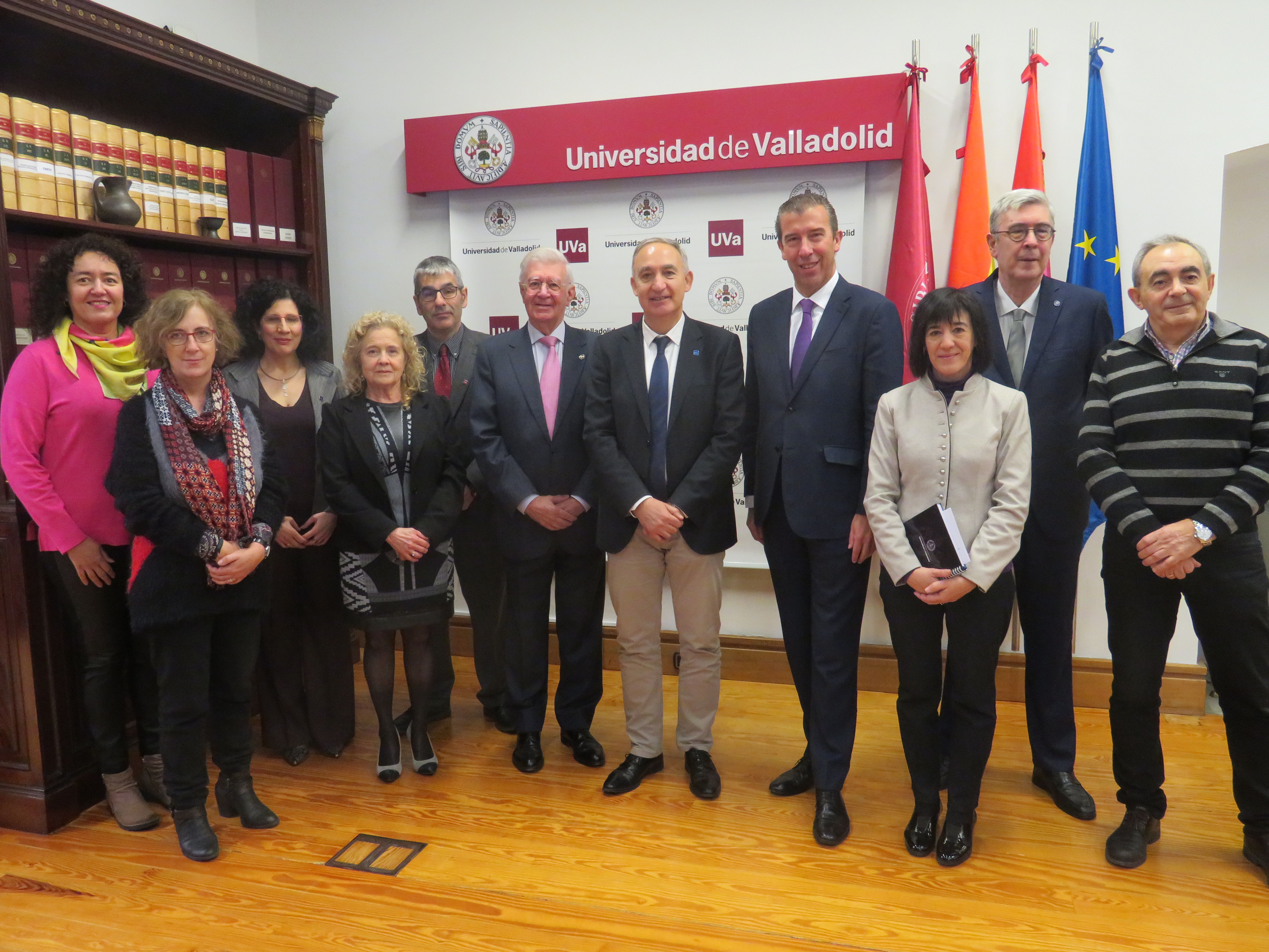 El rector junto con el presidente de la RAI, su director gerente, la secretaria general de la UVA y los responsables de los centros de la Universidad de Valladolid