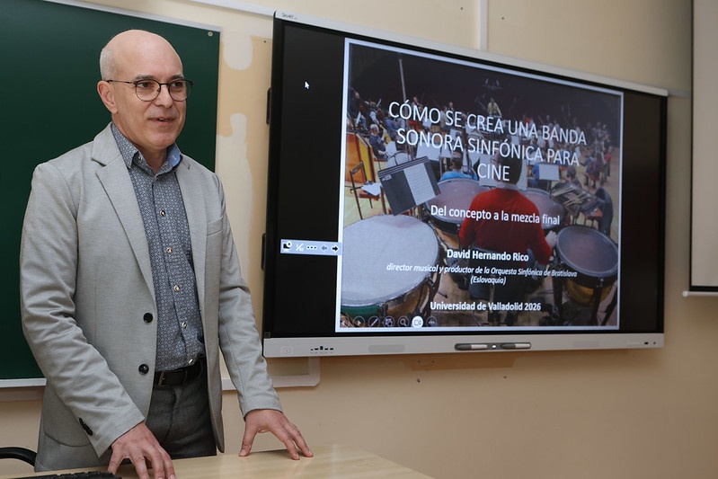 El director de orquesta David Hernando Rico, fundador y director de la Orquesta Sinfónica de Brastislava, durante el seminario en la Facultad de Filosofía y Letras