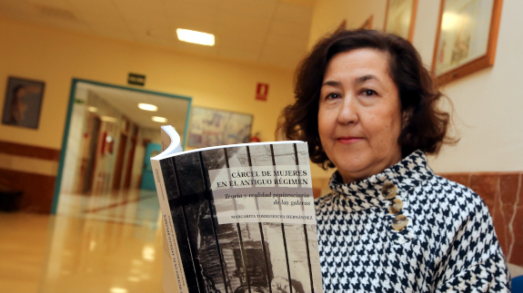 La profesora de Historia de la UVa Margarita Torremocha presenta su libro “La cárcel de mujeres en el Antiguo Régimen”