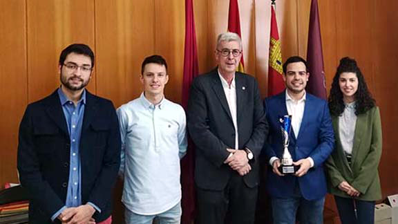 Cuatro alumnos de Ingenierías Industriales, ganadores nacionales del Campeonato Internacional de Dirección de  Proyectos