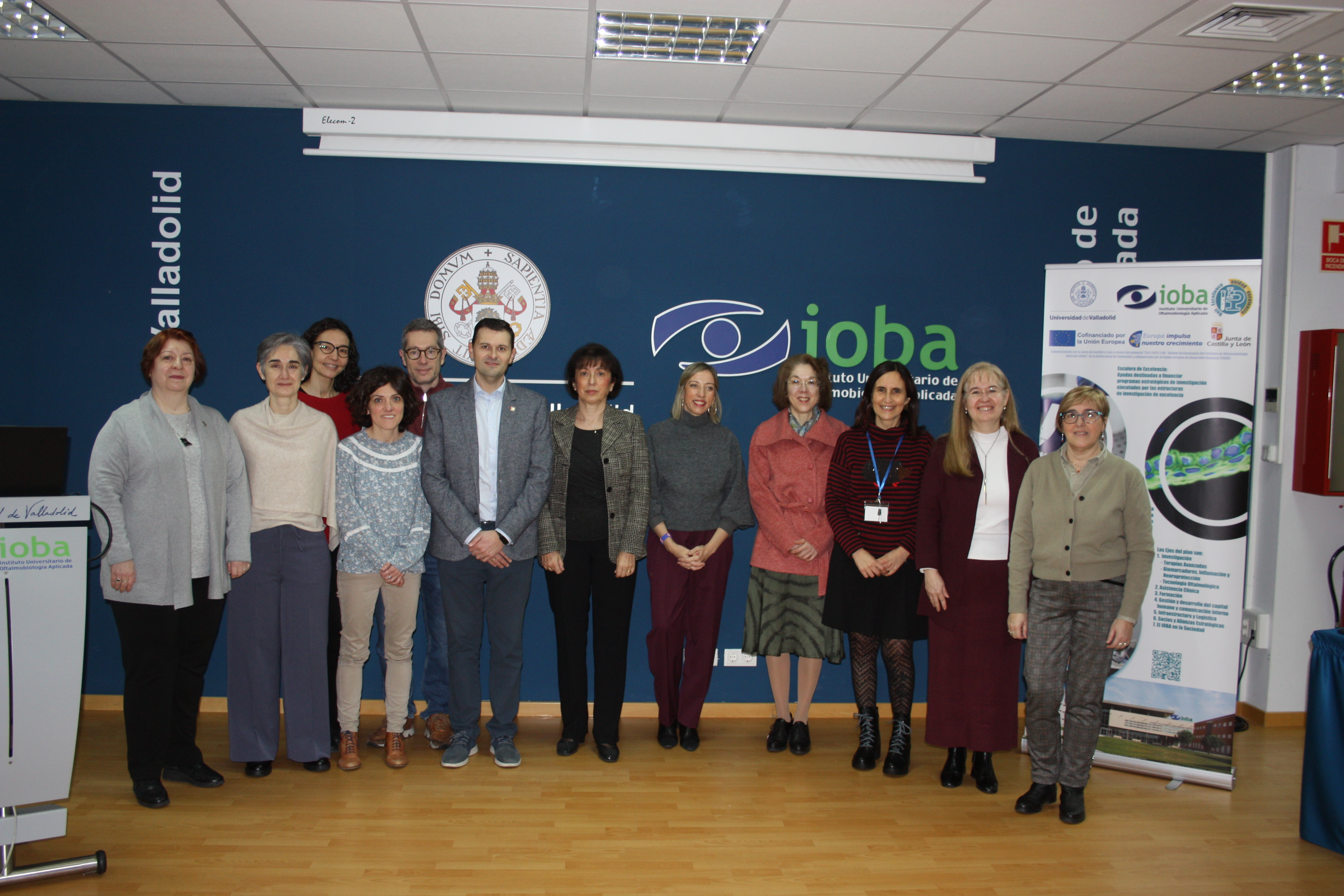 Foto de grupo del equipo de la Unidad de Excelencia del IOBA (Universidad de Valladolid), durante la jornada del 29 de enero, junto a representantes de la Consejería de Educación de la Junta de Castilla y León: Blanca Ares González (Directora General de Universidades e Investigación) y Cristina Pecharromán Gómez (Asesor Técnico Docente)