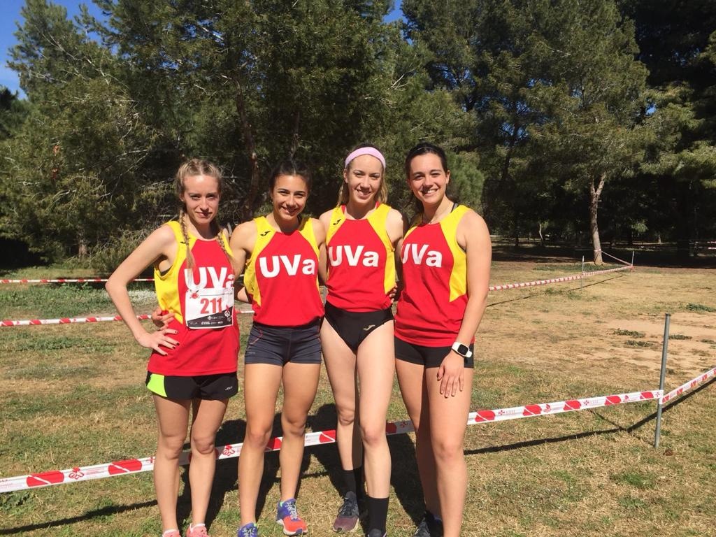 Equipo femenino de campo a través de la UVa