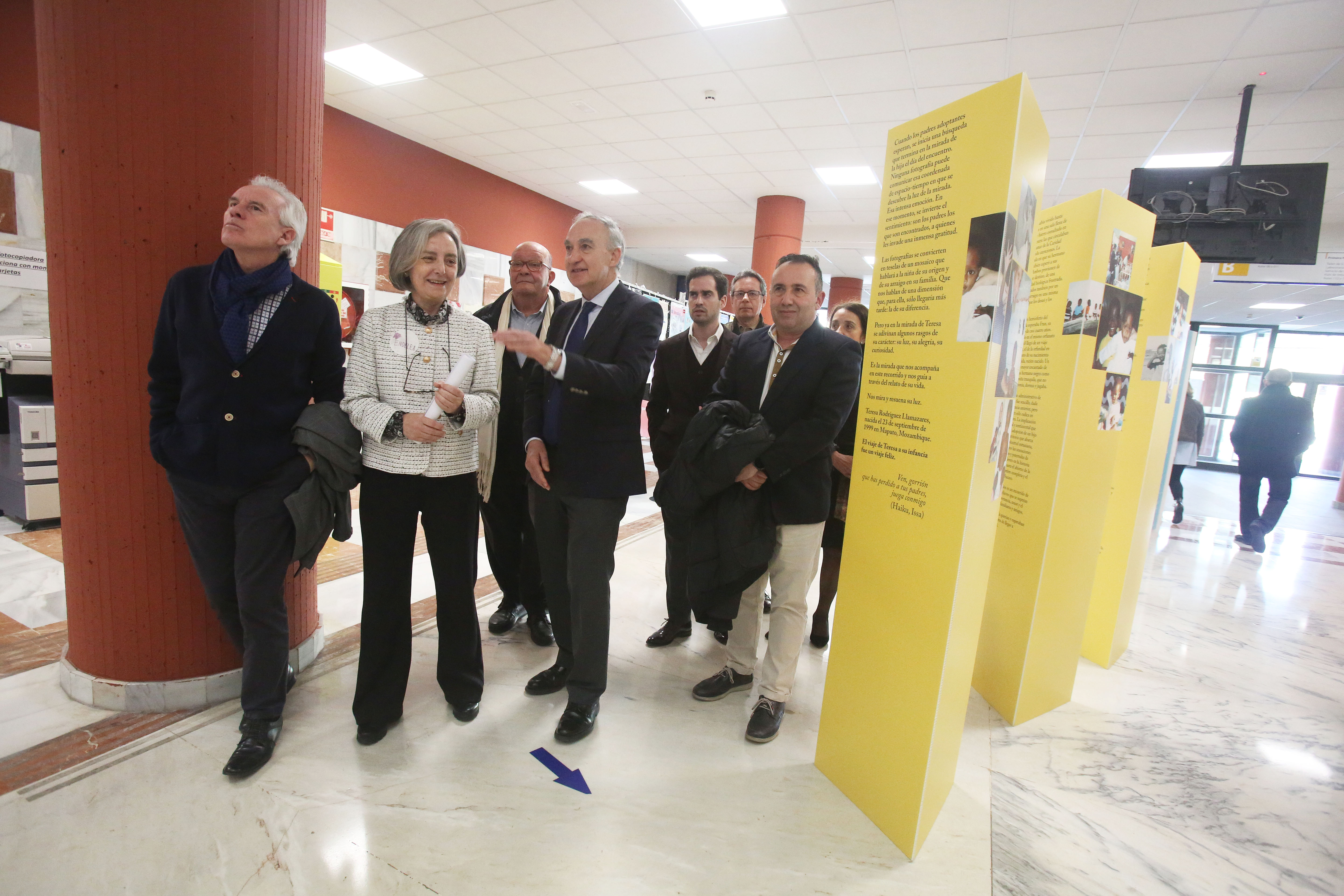 La Facultad de Filosofía y Letras acoge la exposición “La vida de Teresa”, graduada en Enfermería por la UVa y brutalmente asesinada por su expareja en Bruselas