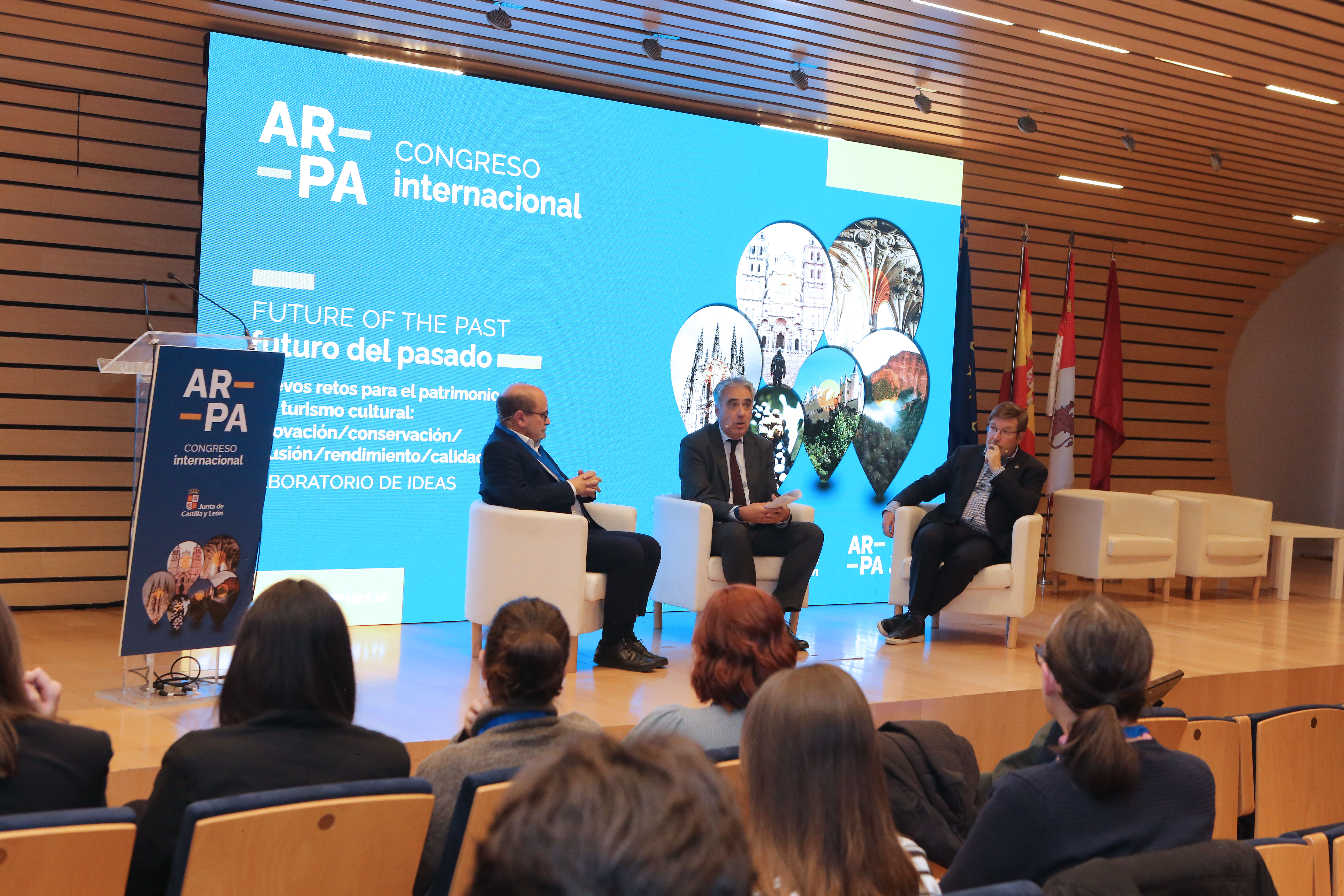 El Congreso ha contado con la participación de Darío Álvarez Álvarez (director científico del congreso e investigador de la UVa), Juan Carlos Prieto Vielba (Director General de Patrimonio Cultural) y Miguel Ángel de la Iglesia Santamaría (director científico del congreso e investigador de la UVa)