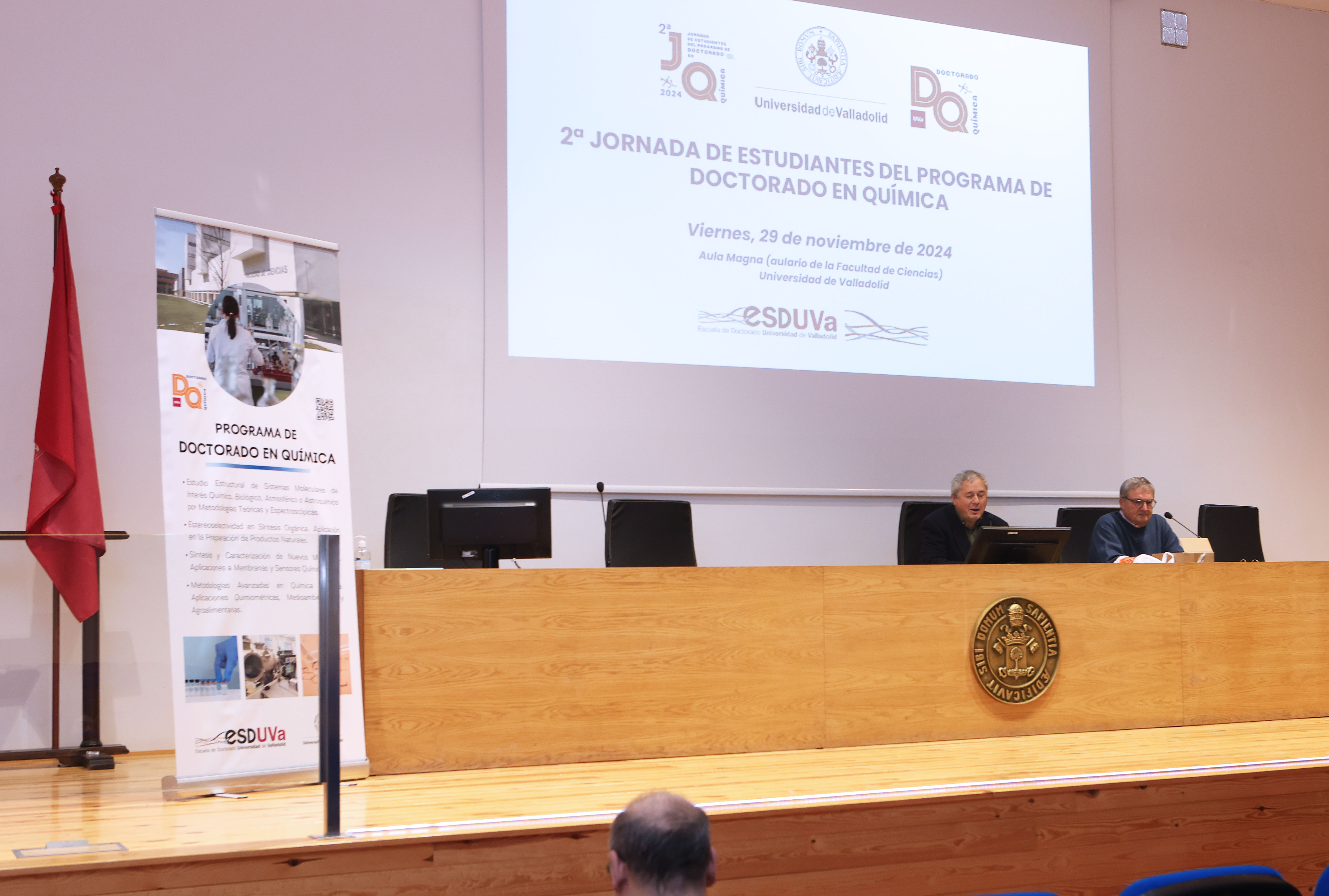 Han inaugurado la jornada Juan Carlos López Alonso, coordinador del Programa de Doctorado en Química y Manuel Bardaji Luna, decano de la Facultad de Ciencias.