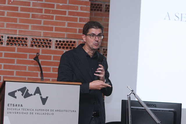 Alberto Veiga durante su conferencia