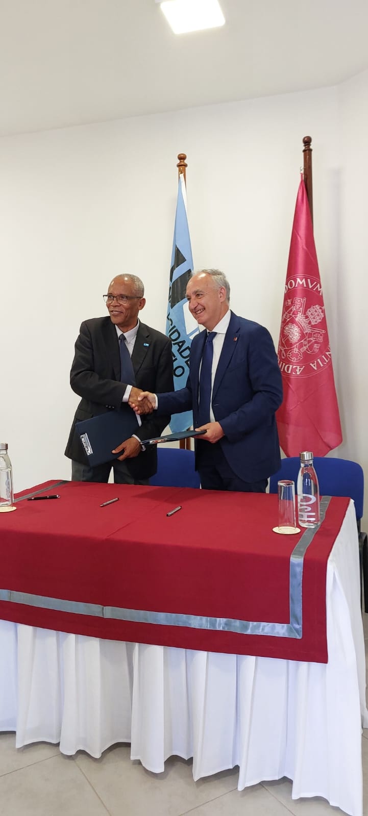 La Universidad de Valladolid marca un hito en su apuesta por la internacionalización con la apertura de la primera sala UVa en el extranjero en la Universidad de Mindelo