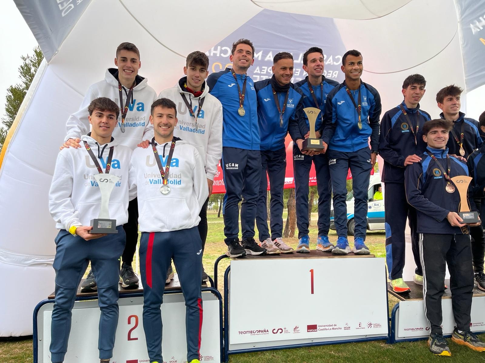 El equipo de Campo a Través de la UVa, medalla de plata en el Campeonato de España Universitario