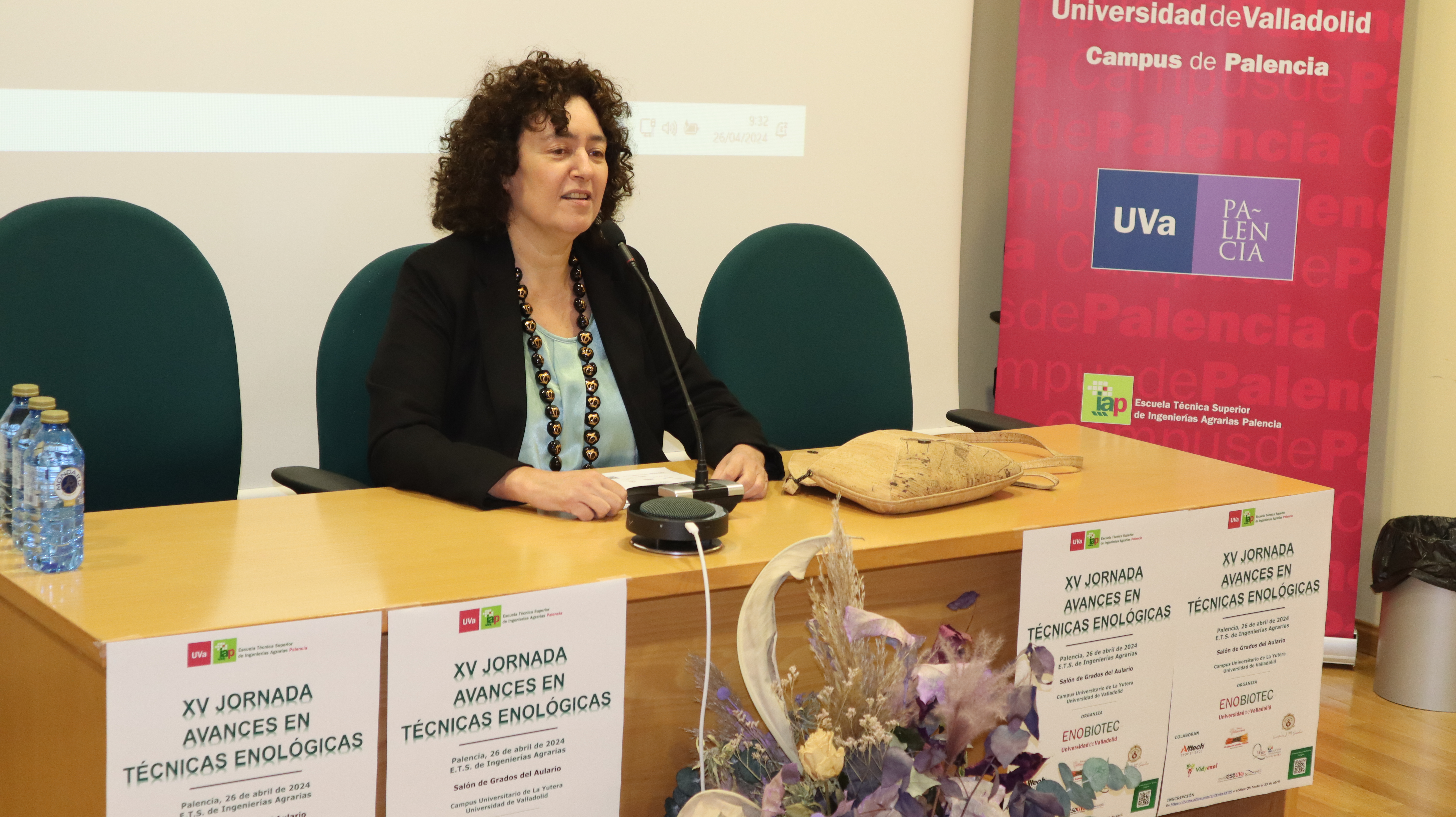 María del Valle Albuerquerque Otero, técnico en viticultura, impartió la innovación como factor fundamental del vivero para mejorar la calidad de las plantas de la vid