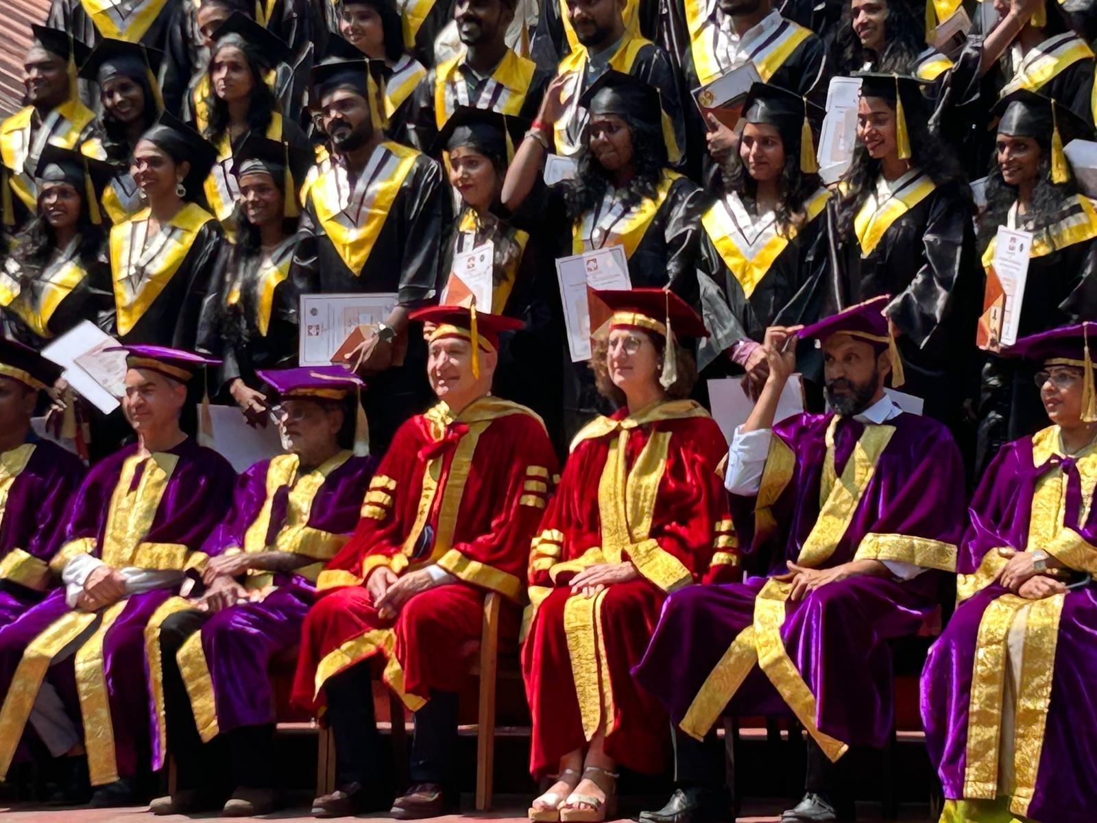 Ceremonia de graduación de los estudiantes del MBA de la DC Kizhakemuri Foundation