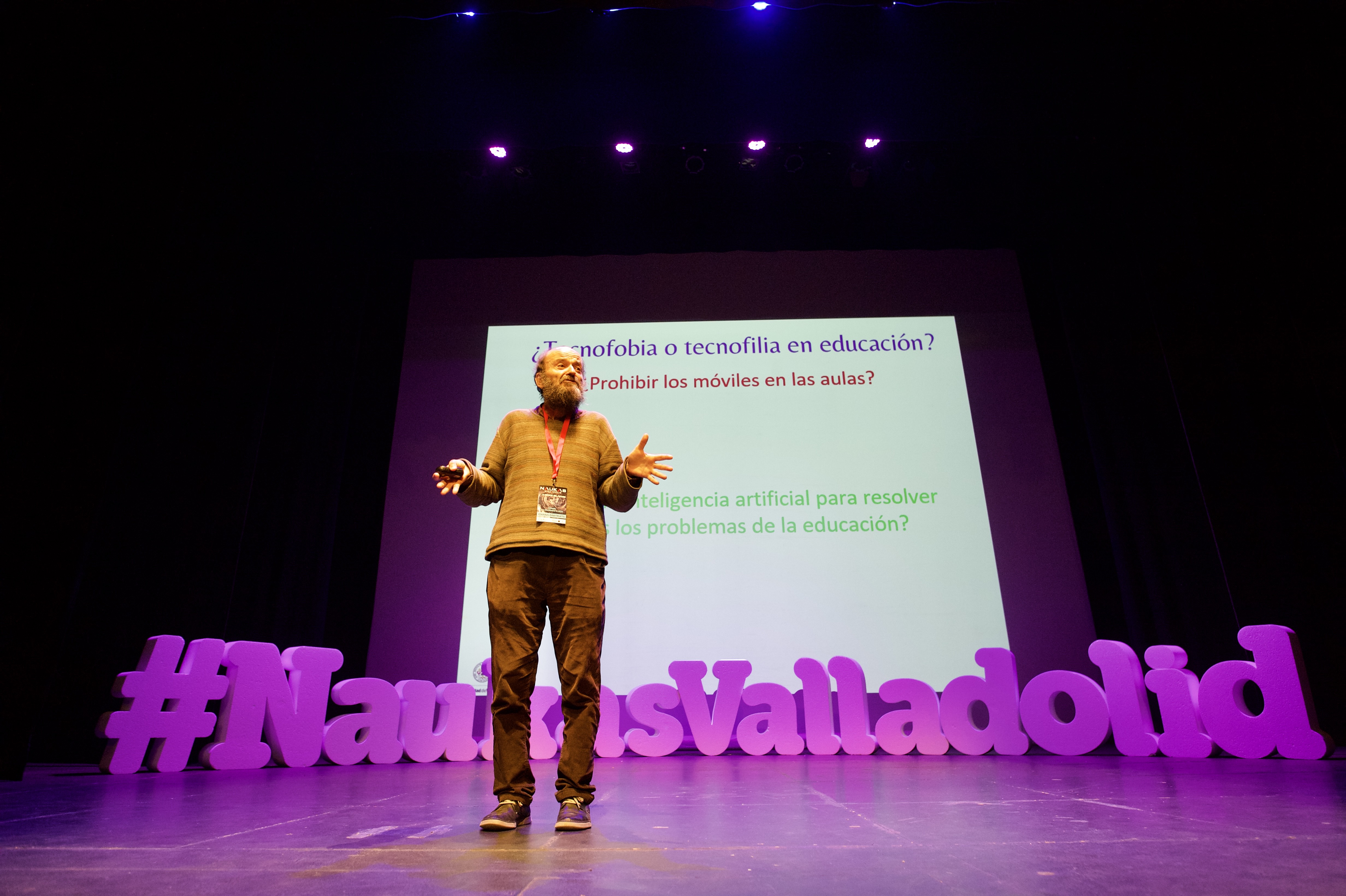 Yannis Dimitriadis, experto en Ingeniería Telemática, habló sobre IA en la charla 'Aprendiendo y enseñando en la era de la inteligencia artificial: ¿Con o sin tecnología?'