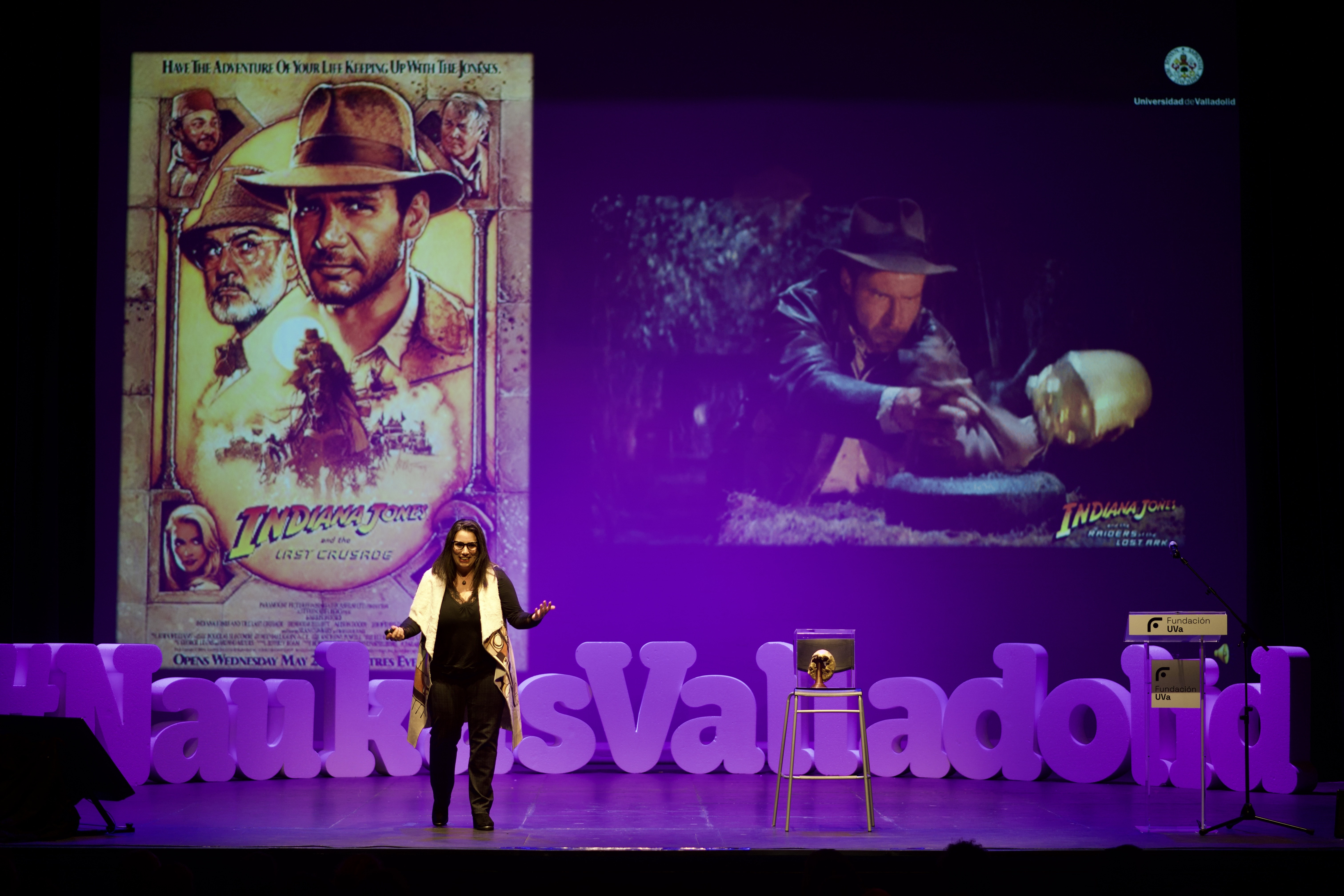 Cristina Tejedor, investigadora del área de Prehistoria, habló sobre 'Identidades ocultas: descubriendo micro(pre)historias de la mano de la Arqueología'