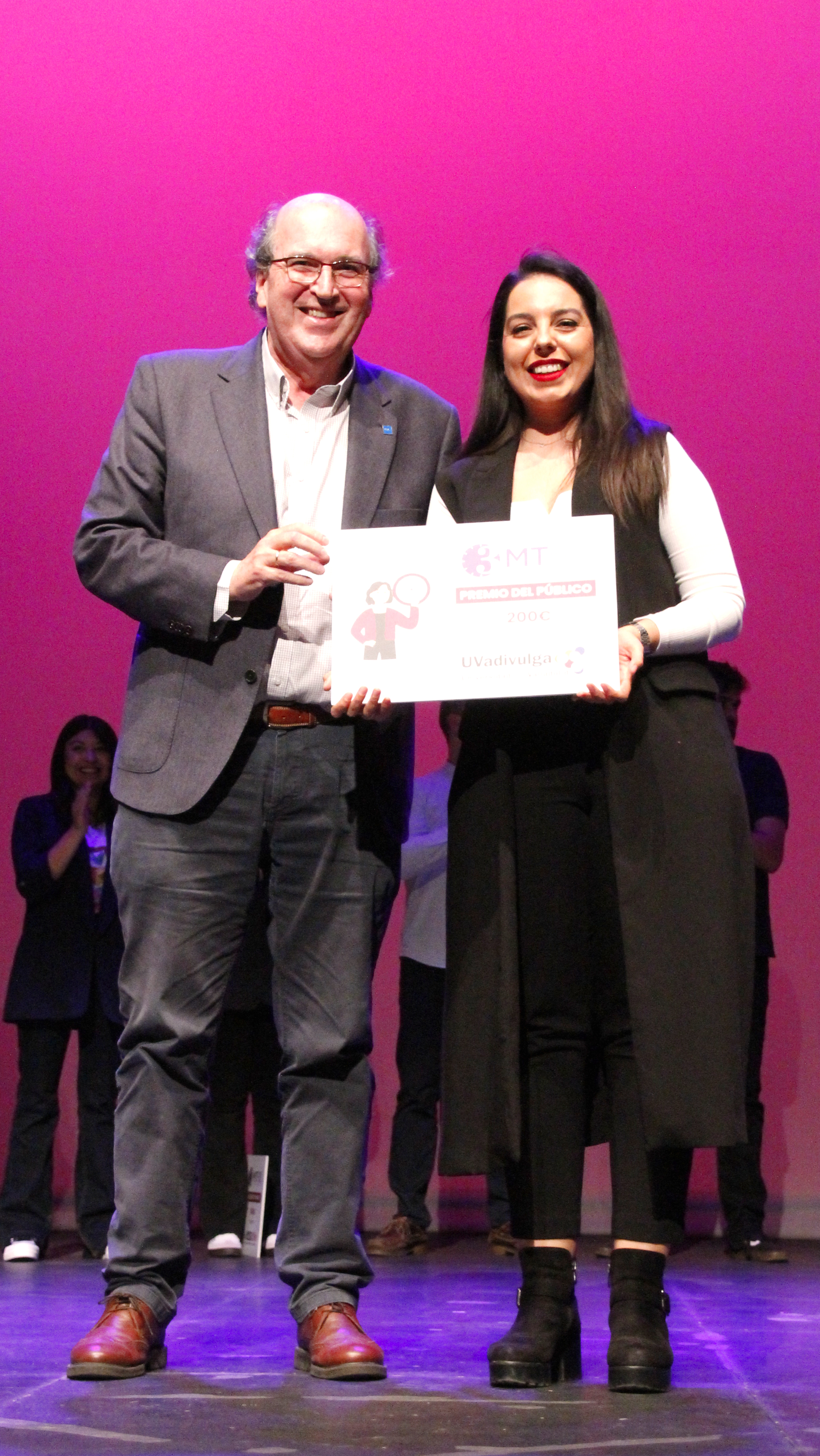 Elena Caldero recogiendo el premio del público.