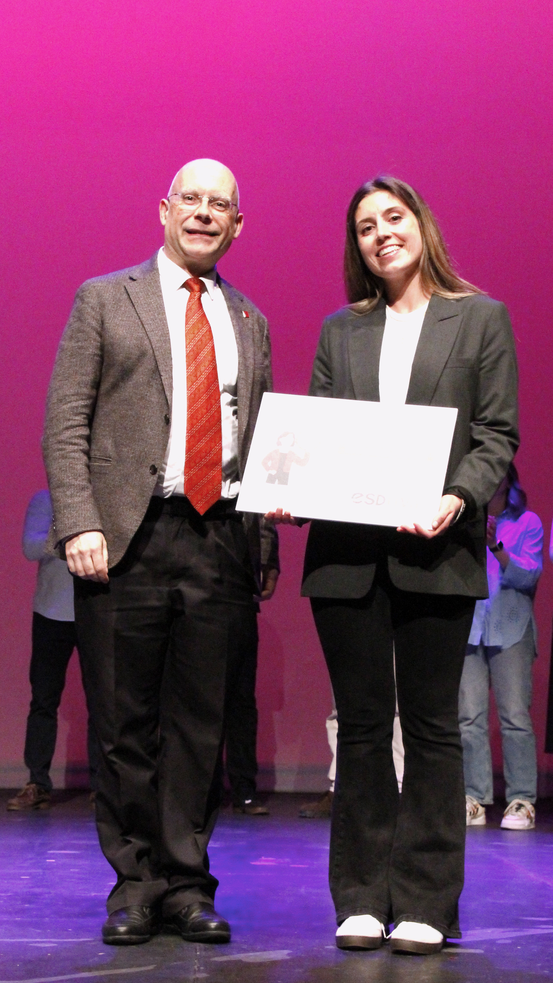 Sara López recogiendo el segundo premio.