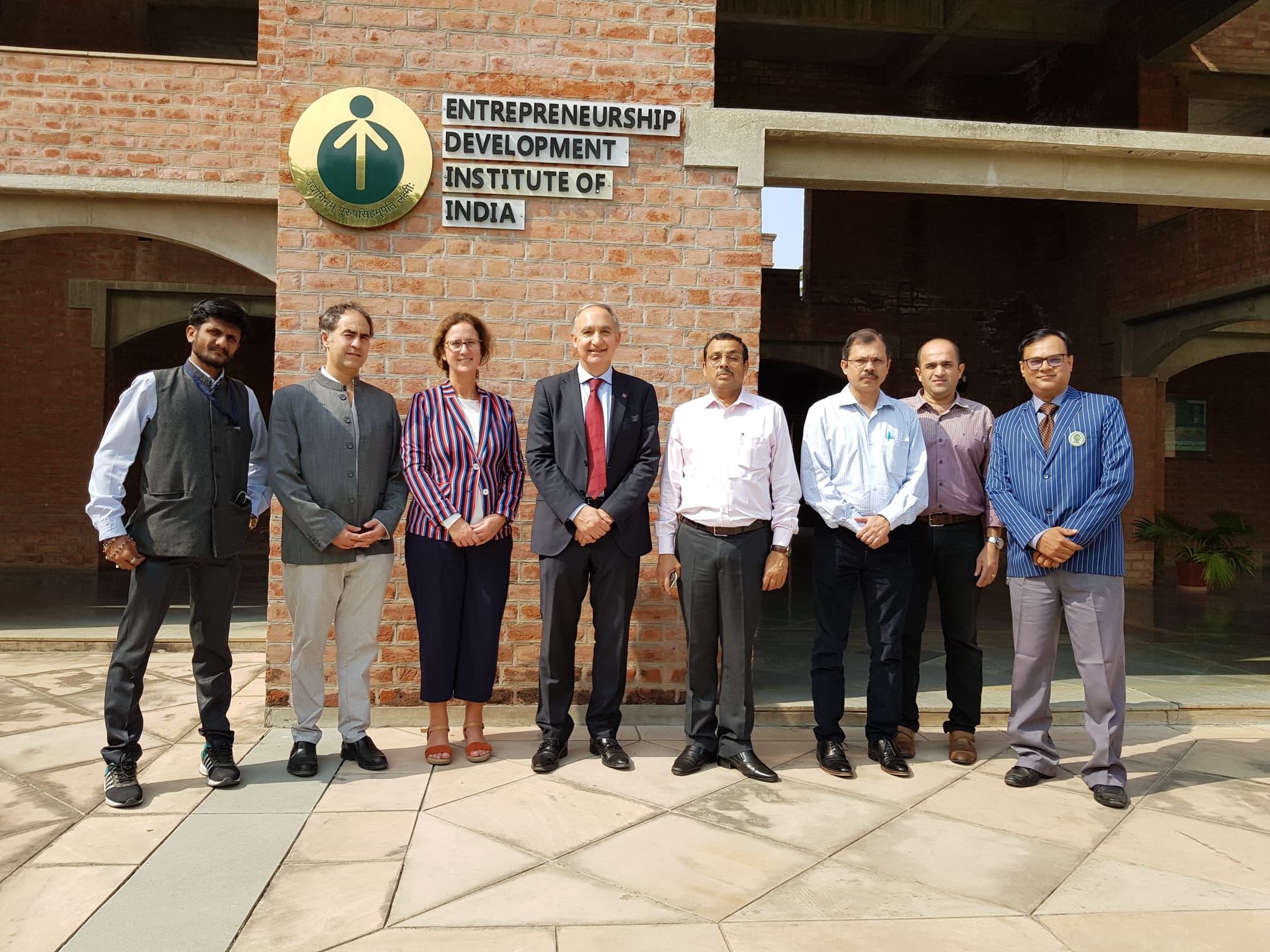Official trip of the Chancellor of the University of Valladolid to India accompanied by the Vice-Chancellor for Internalization, Paloma Castra, and the director of the House of India in Valladolid, Guillermo Rodríguez. With the Chancellor and his team of Entrepreneurship Development Institute of India