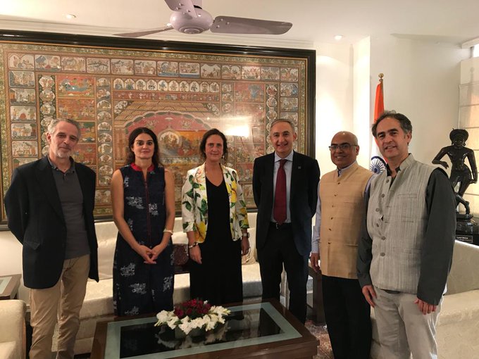 Antonio Largo, Paloma Castro and Guillermo Rodríguez with the director of the ICCR (Indian Institute for Cultural Relationships)