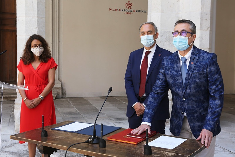 Alfredo Corell jura su cargo ante el Rector y la Secretaria General de la UVa