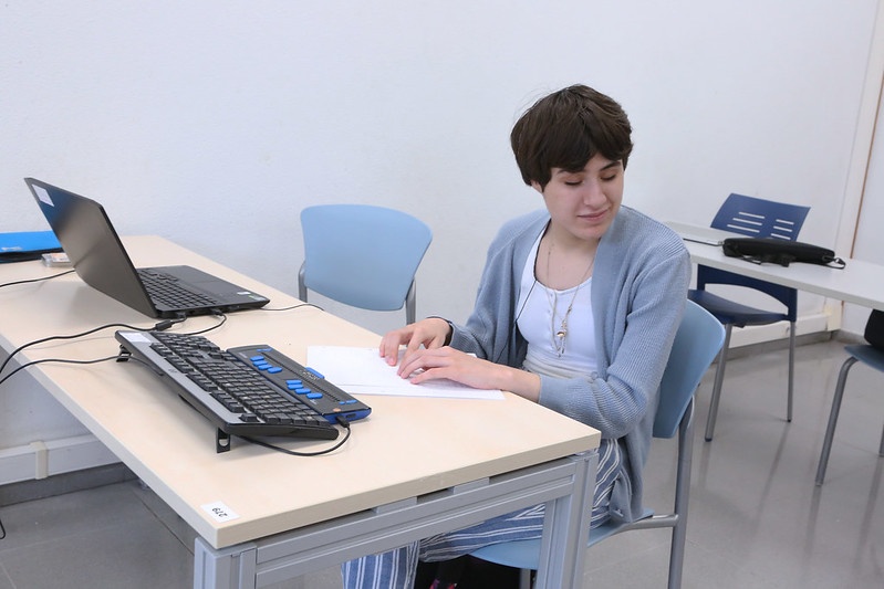 En el distrito UVa se han presentado cuatro estudiantes con discapacidad visual que han necesitado de apoyo para la realización de la prueba