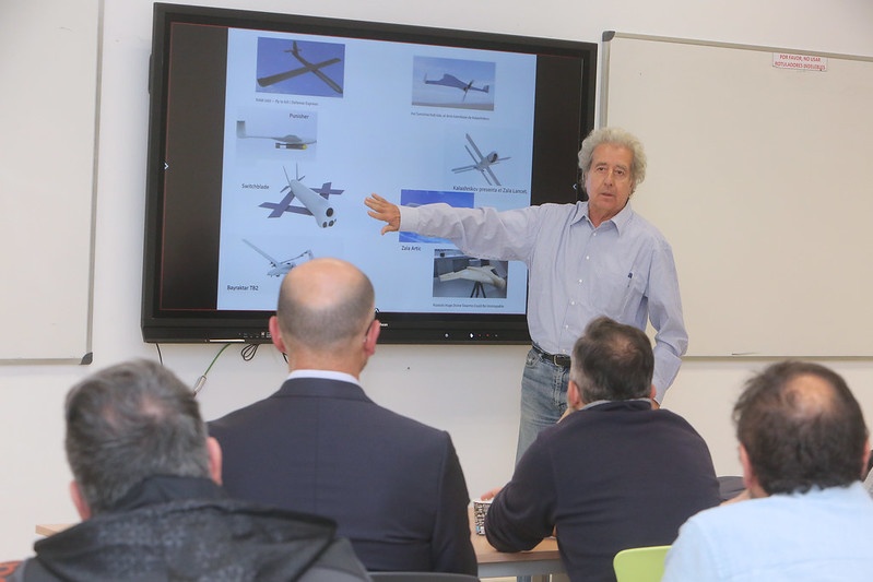 Pere Brunet, durante su conferencia, organizada por la Escuela de Ingeniería Informática