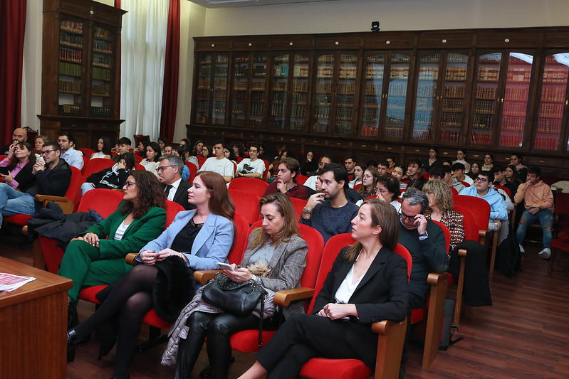 Público asistente a la I Jornada sobre Transparencia en el salón de grados de la Facultad de Derecho