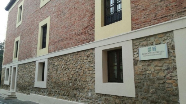 La Residencia Universitaria Fundación Duques de Soria se sitúa en la Calle Calixto Pereda de Soria