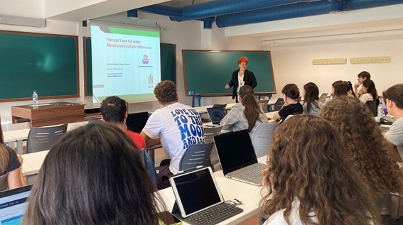 Seminario impartido por la profesora Anita Proszowska (AGH University of Krakow).