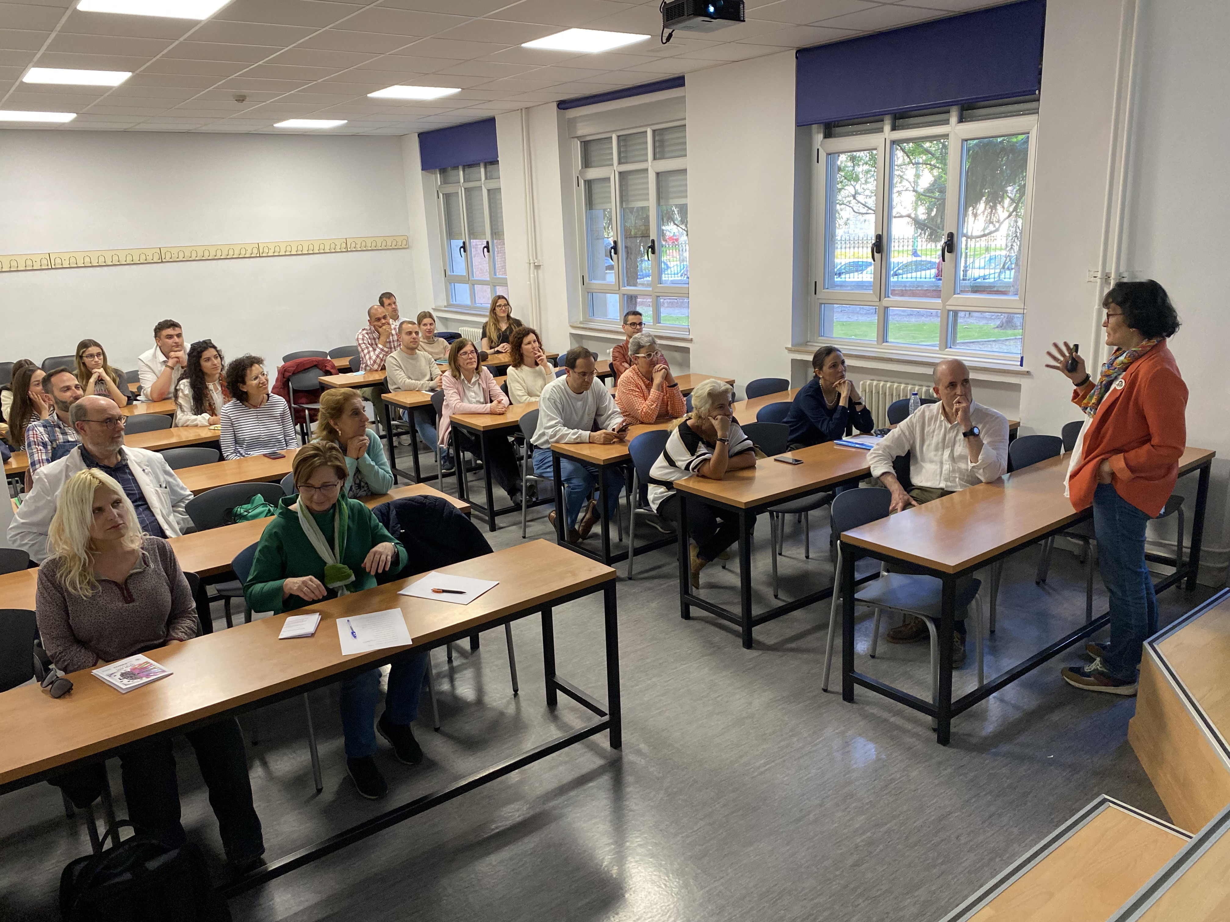 Primera sesión del ciclo "Ni ciencias ni letras, sino todo lo contrario"