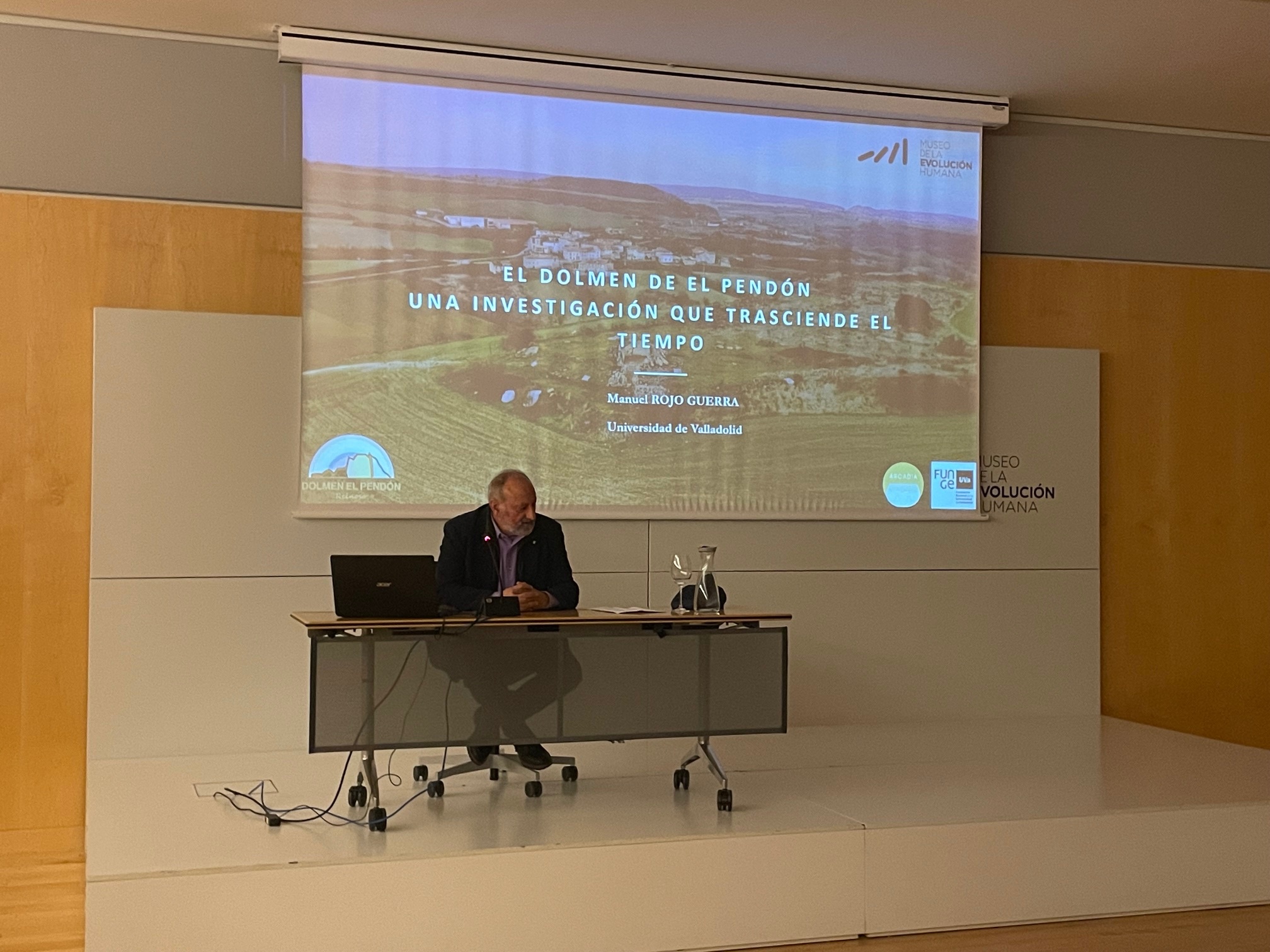 Manuel Rojo imparte una charla en el Museo de la Evolución Humana sobre las investigaciones del Dolmen de El Pendón