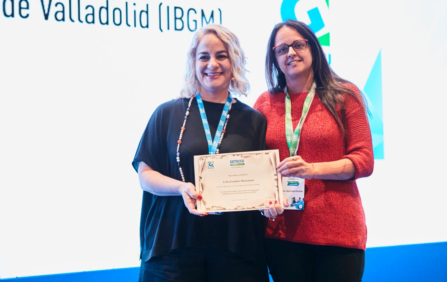 Durante la reunión anual de GETECC, junto a la presidenta Yamile Zabana, en donde le concedieron cuatro becas básicas