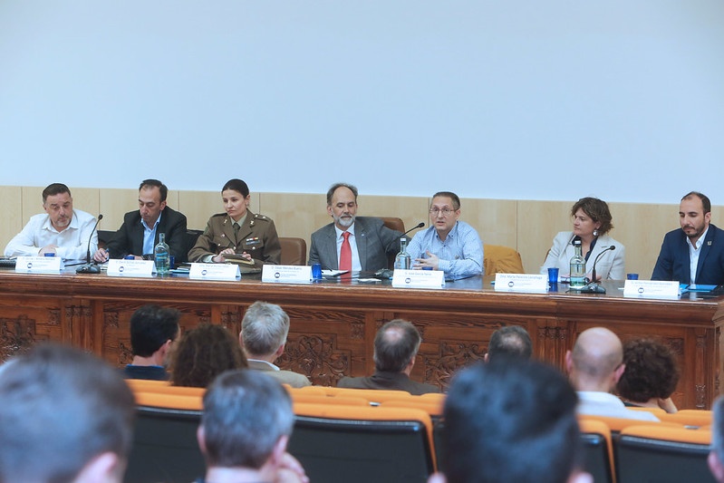 Carlos J. Moreno Montero (Colegio de Ingenieros Industriales), David Gómez González (CEO, BROOKTEC), María Muñoz Vélez (Comandante del Ejército de Tierra), César Méndez Bueno (Director de la Escuela de Ingeniería Industrial), José García Neira (Director General de Política Económica y Competitividad de la Junta de Castilla y León), Marta Palacios Larrañaga (Delegada de Castilla y León de FULTON SI), y Víctor Fernández González (Colegio de Ingenieros Técnicos Industriales de Valladolid).