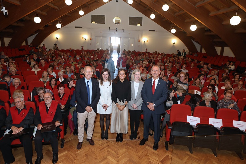 Antonio Largo, Rector de la UVa, Ana María Iglesias, Directora de la UP Millán Santos, Rebeca San José, Vicerrectora de Comunicación, Cultura y Deporte, Victoria Recio, profesora de la UVa y Félix Jesús de Paz, profesor de la UVa, en el Paraninfo del Palacio de Congresos "Conde Ansúrez"