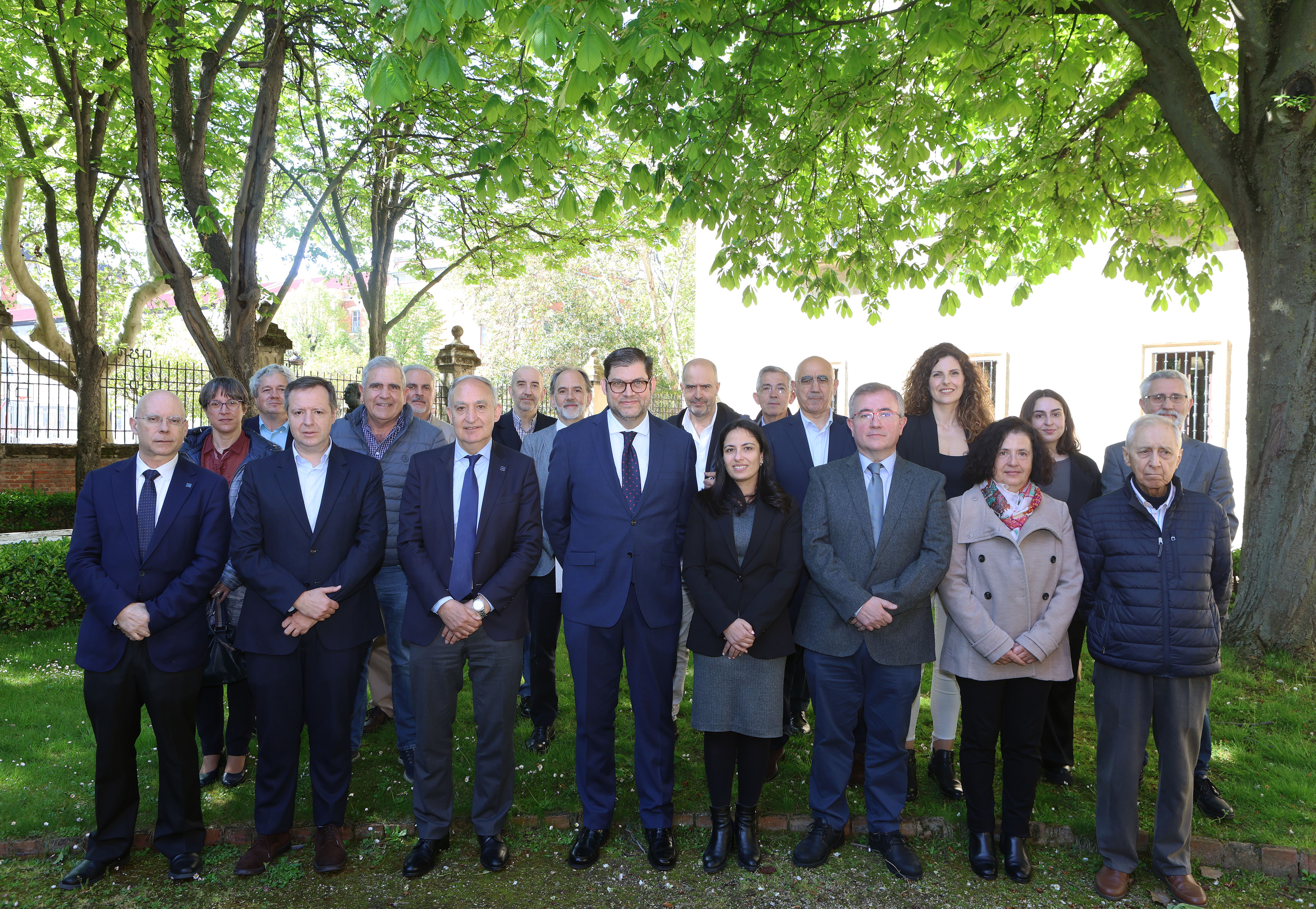 Los representantes de Horse y de la Universidad de Valladolid, tras la firma del acuerdo