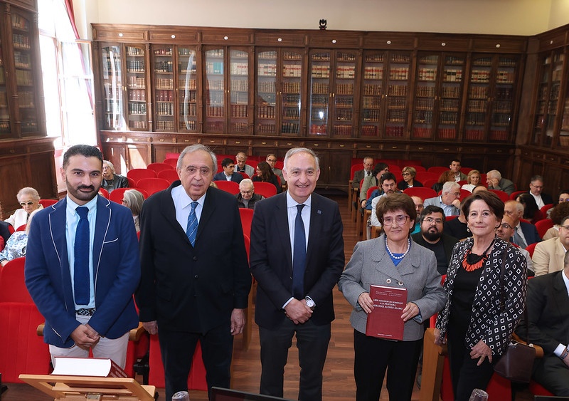 De izquierda a derecha: Alejandro L.de Pablo Serrano, Lorenzo Morillas Cuevas, Antonio Largo Cabrerizo, Mercedes Alonso Álamo, y Adela Asúa Batarrita.