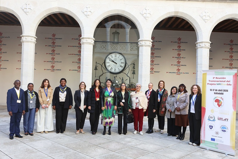 Participantes del proyecto en el Palacio de Santa Cruz