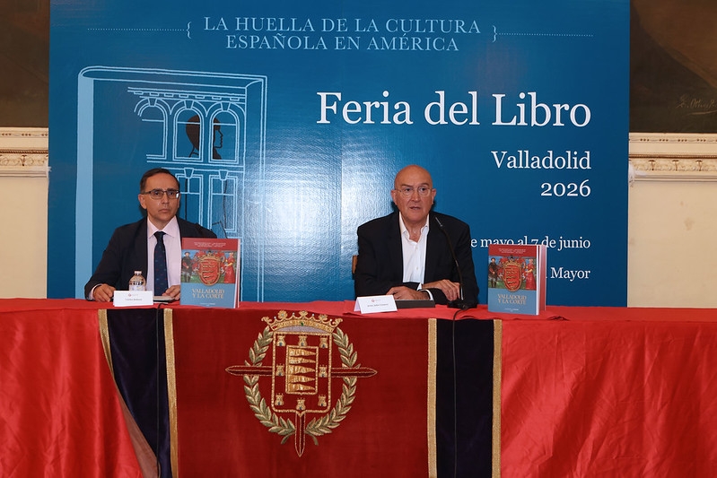 Carlos Belloso, coordinador, y Jesús Julio Carnero, alcalde de Valladolid, durante la presentación