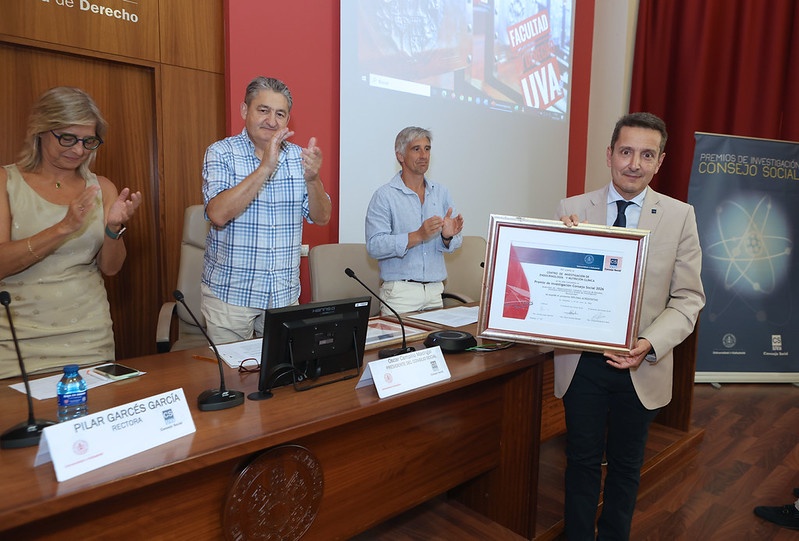 Daniel de Luis, director del CIENC, durante la entrega del premio