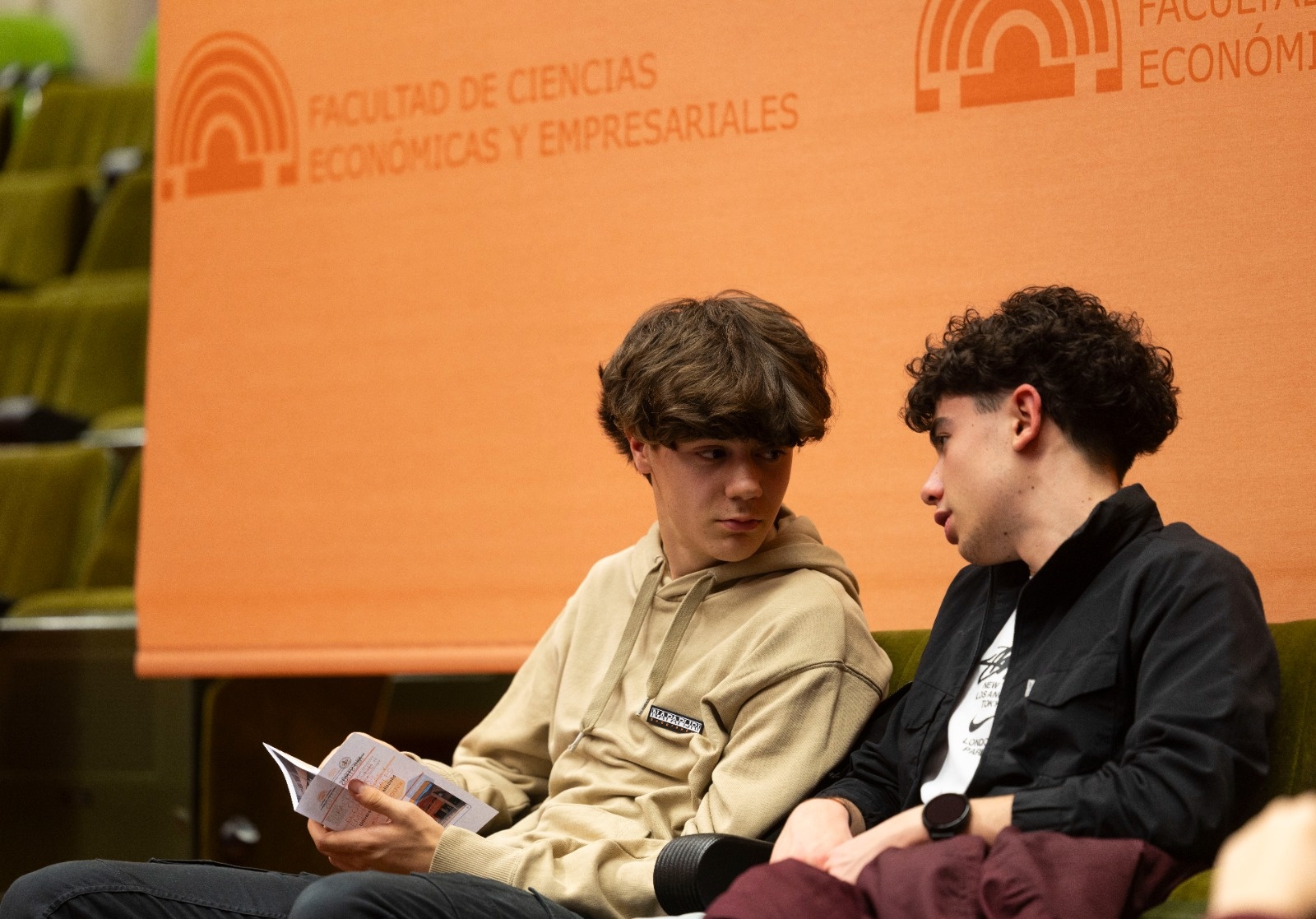 Visita a la Facultad de Ciencias Económicas y Empresariales