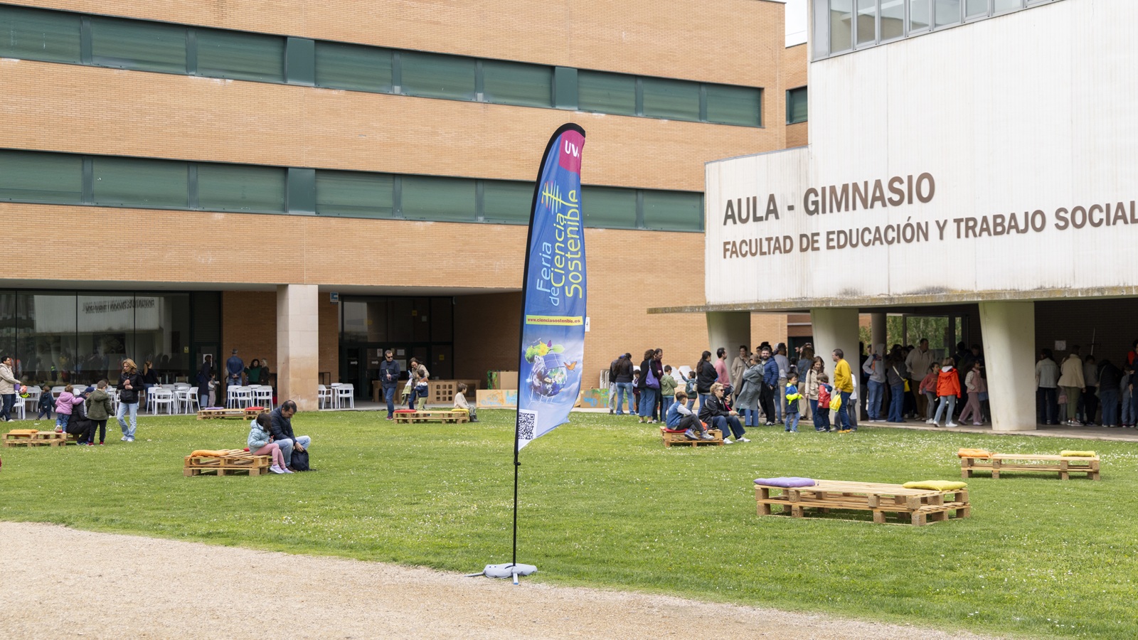 El Campus Miguel Delibes recibió a más de 1.500 personas en la octava edición de la Feria de Ciencia Sostenible de la UVa