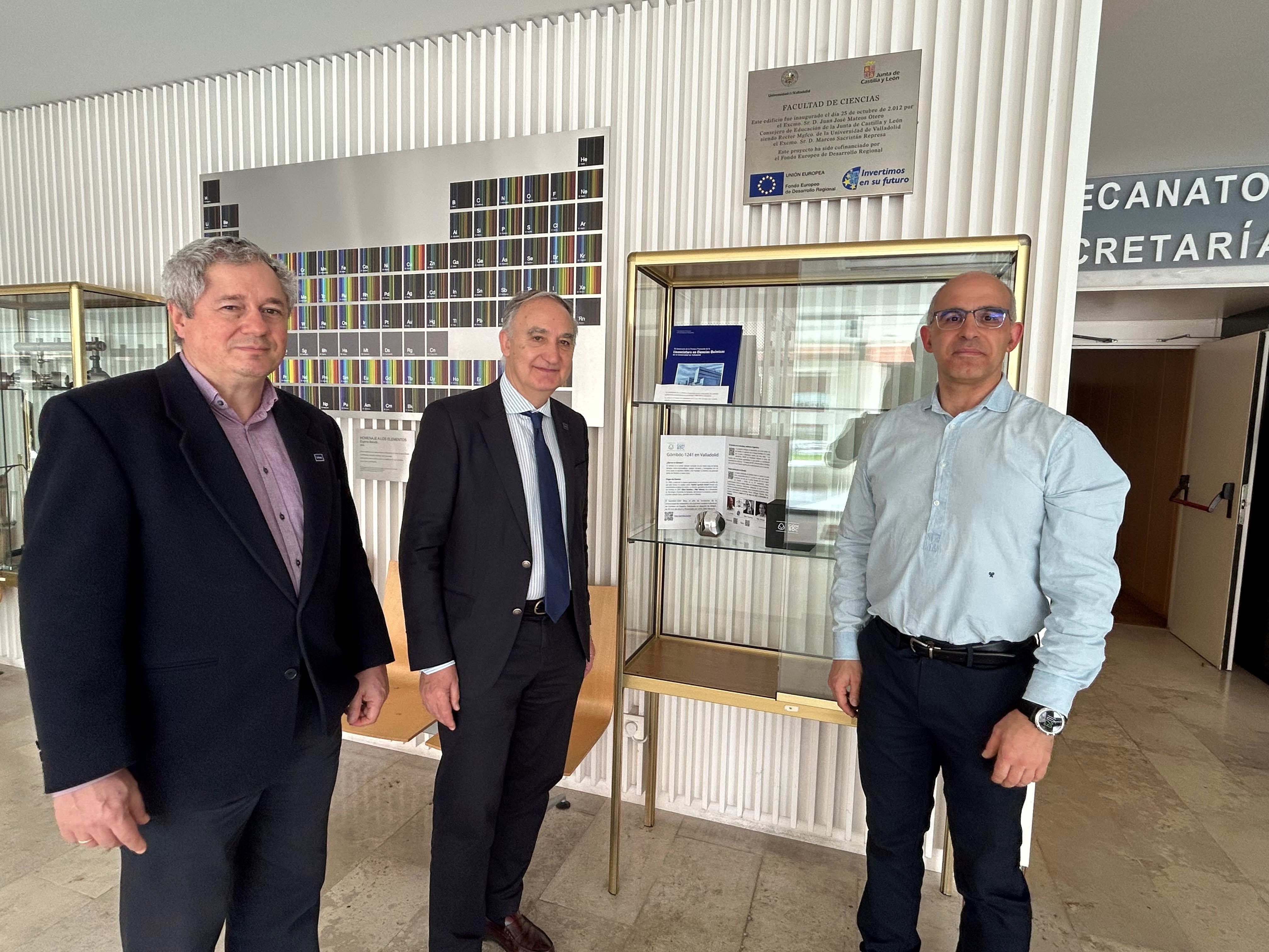 El Gömböc 1241 permanecerá expuesto en una de las vitrinas del vestíbulo de la Facultad de Ciencias