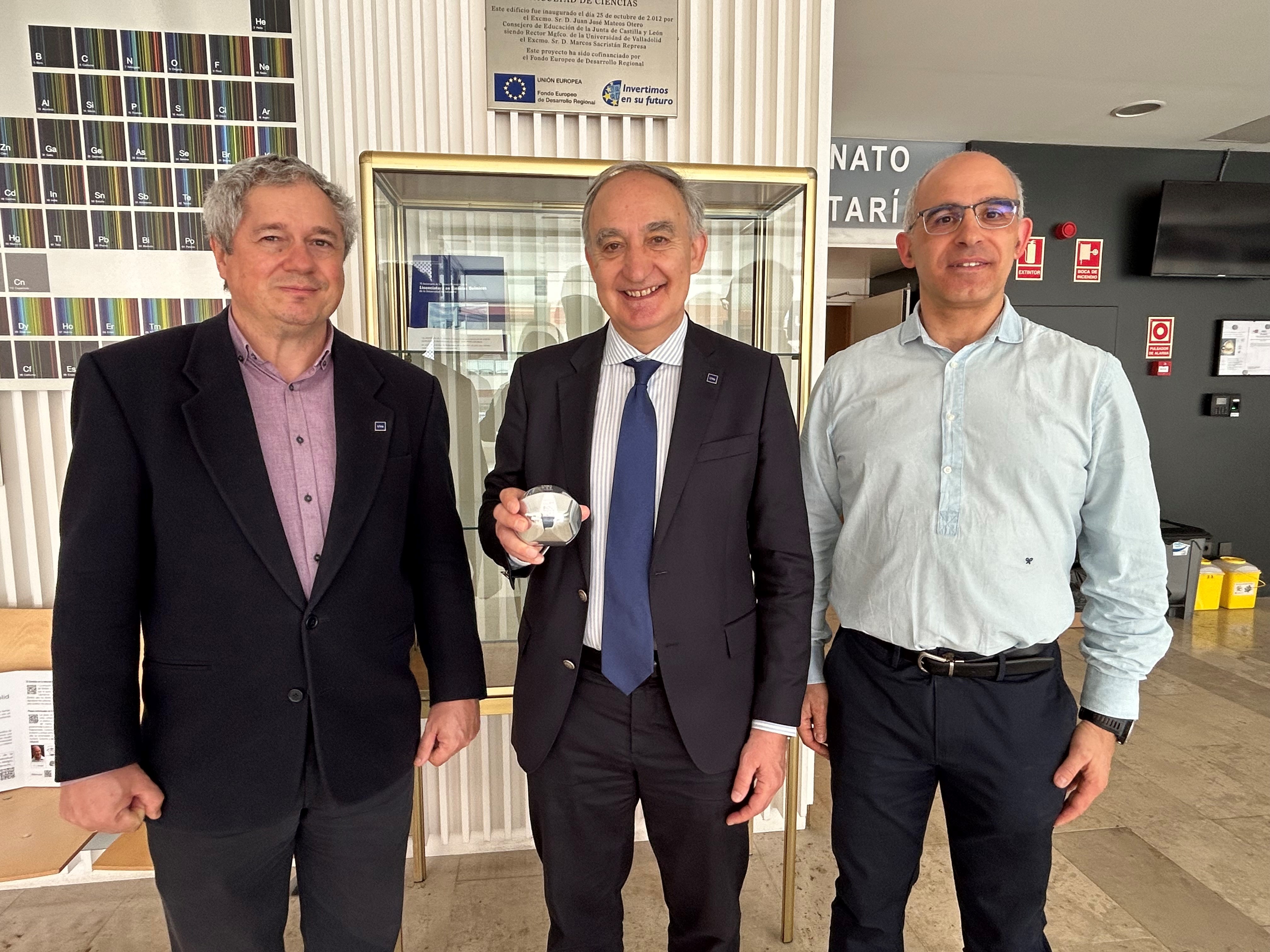 El Gömböc 1241 permanecerá expuesto en una de las vitrinas del vestíbulo de la Facultad de Ciencias