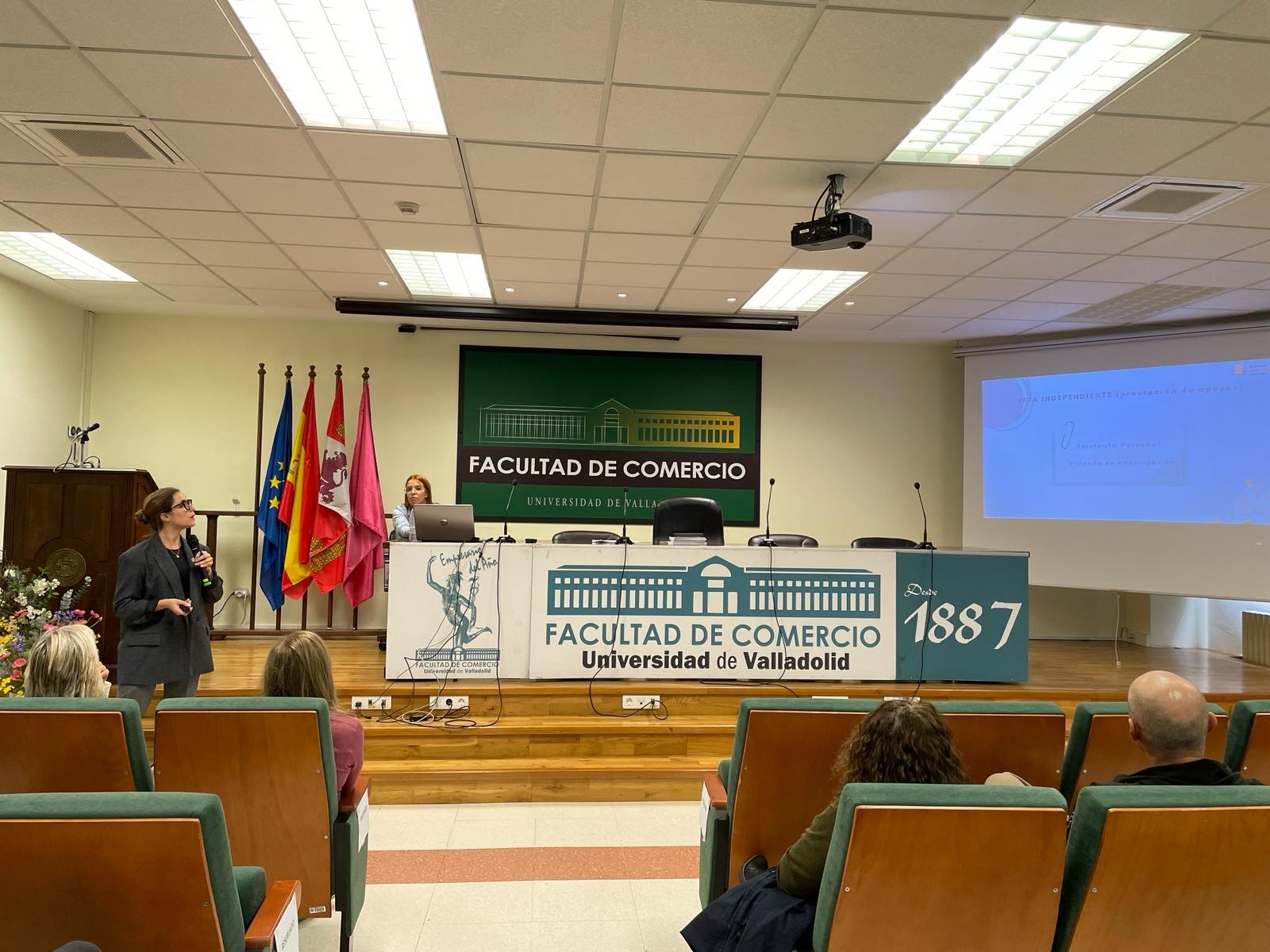 Taller en la Facultad de Comercio