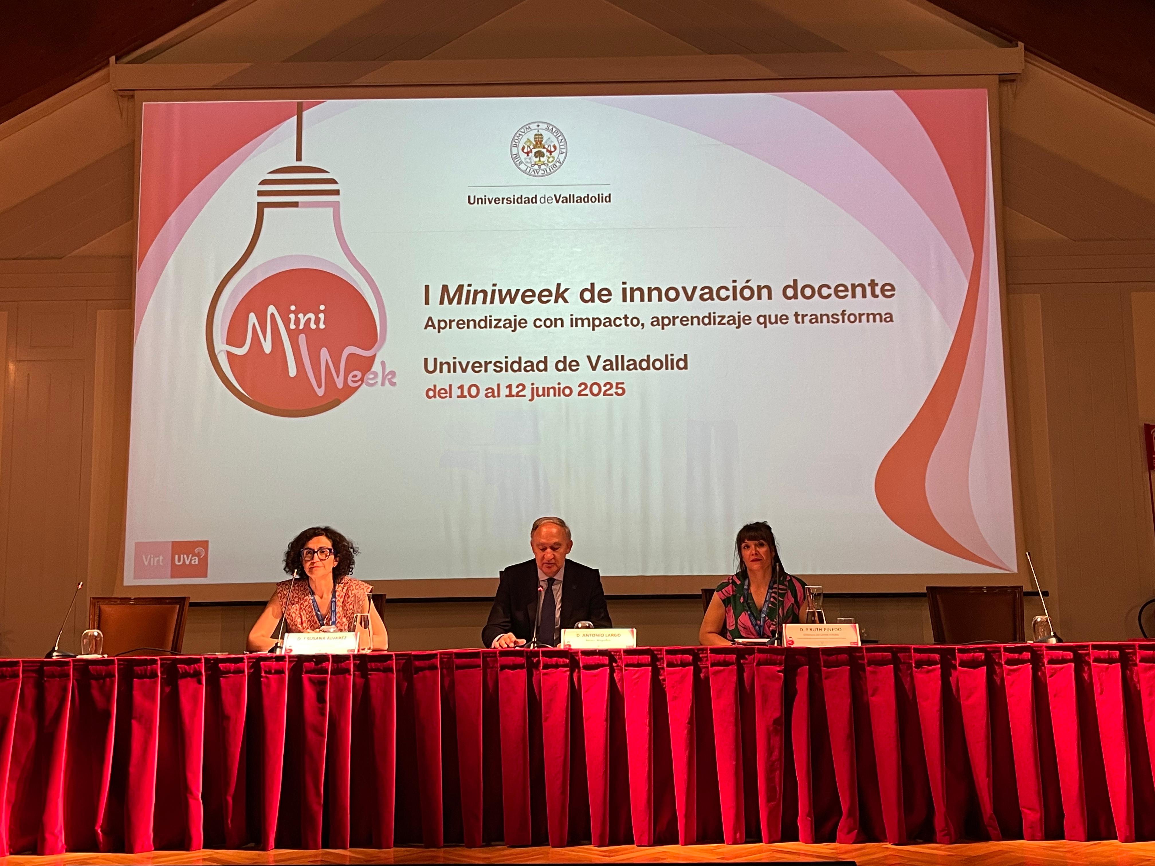 De izquierda a derecha: Susana Álvarez, Vicerrectora de Innovación Docente y Transformación Digital; Antonio Largo, Rector de la UVa; y Ruth Pinedo, Directora de VirtUVa