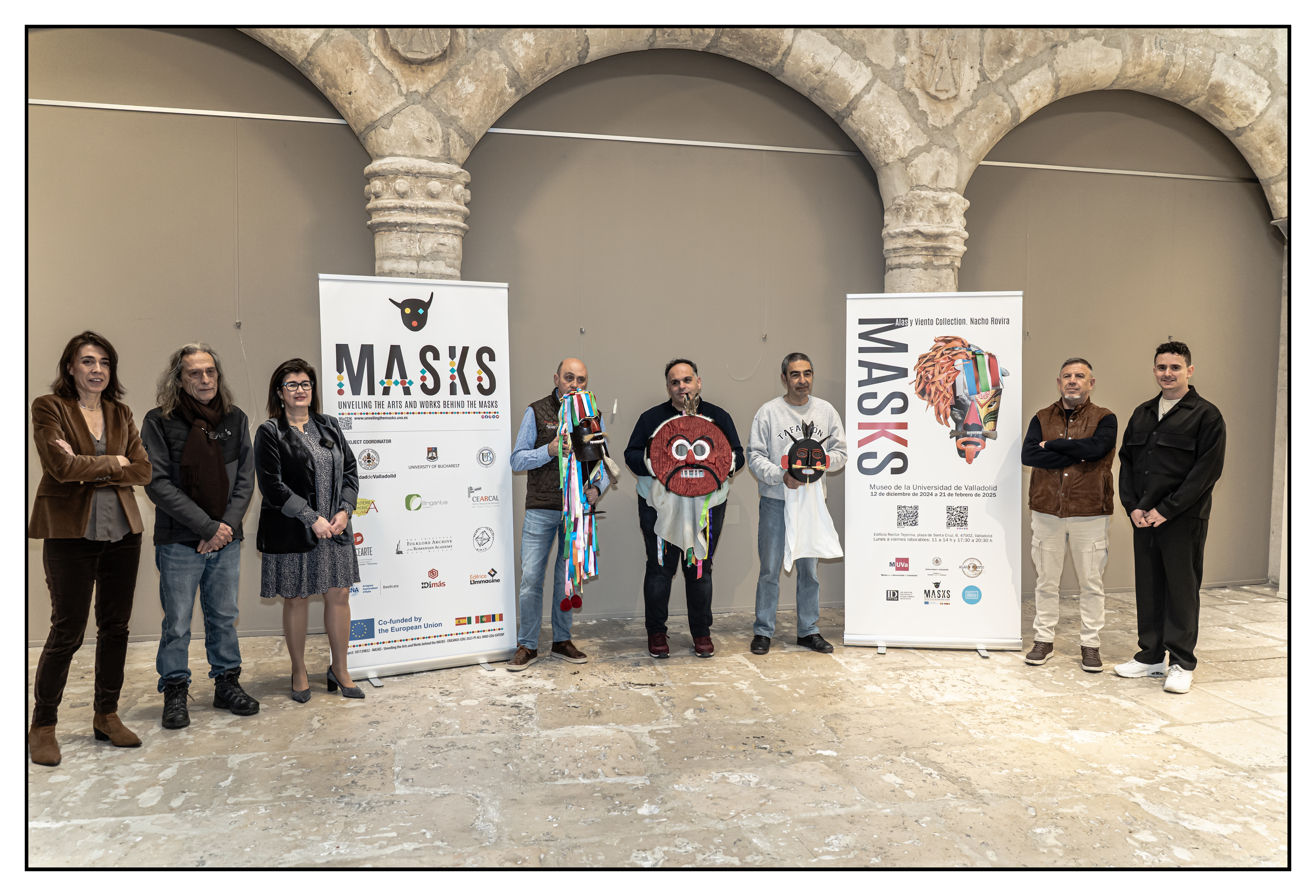 De izquierda a derecha: Irune Fiz, Nacho Rovira, Pilar Panero, Domingo Prada (Zangarrón. Sanzoles), José Ramón Pérez (Zangarrón. Montamarta), José Manuel Carretero (Tafarrón. Pozuelo de Tábara) j José Javier Sa´nchez y Javier Silva (MascaraZA). Fotografía: Chuchi Guerra