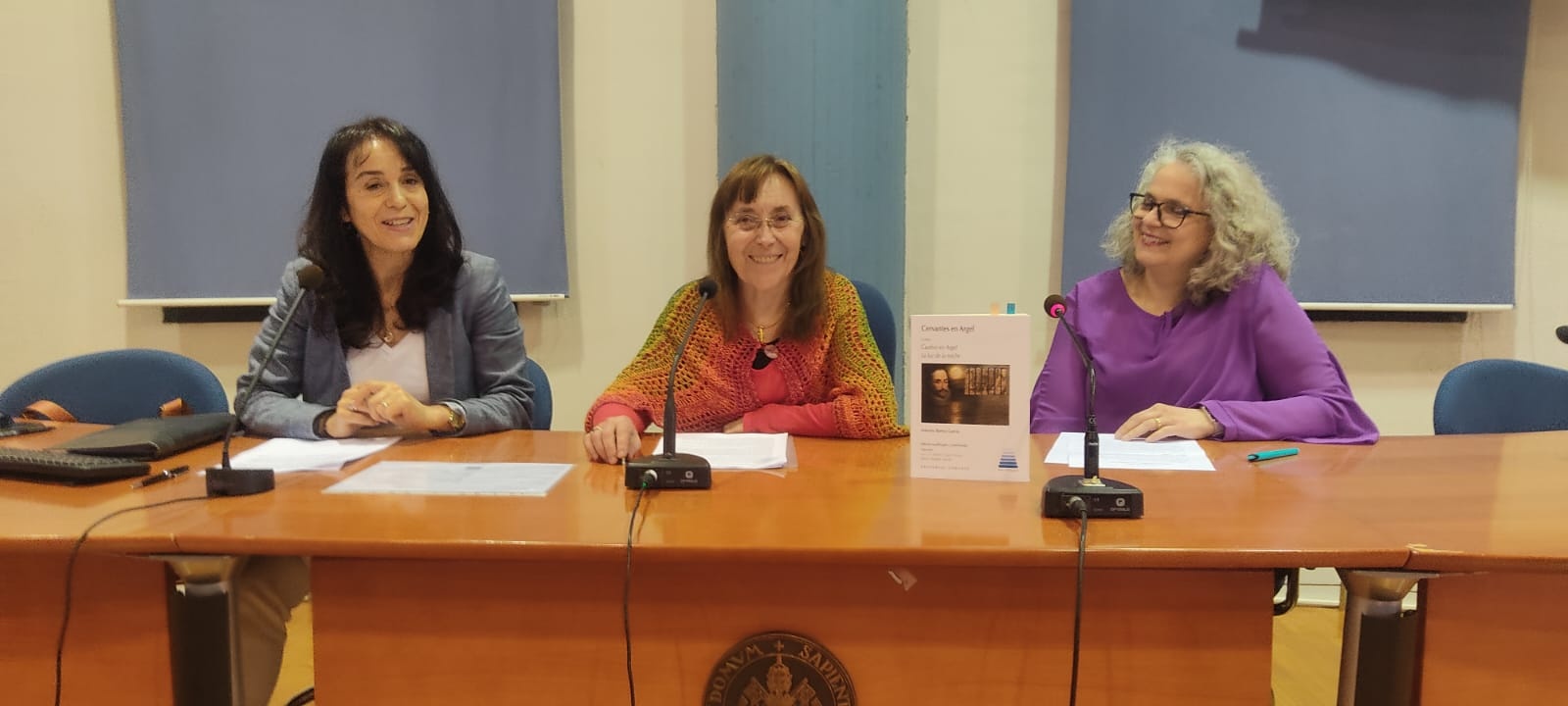 Tres de las participantes en el coloquio