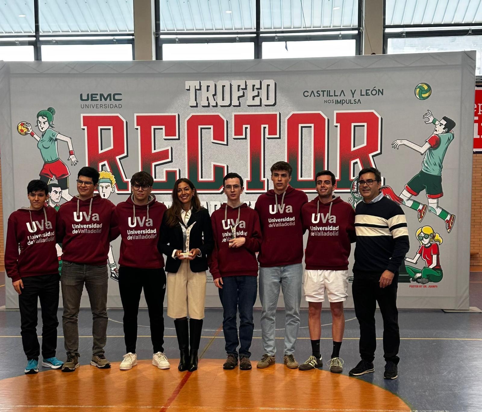 La vicerrectora de Comunicación, Cultura y Deportes, Rebeca San José, acompañó a los deportistas de la UVa durante el torneo