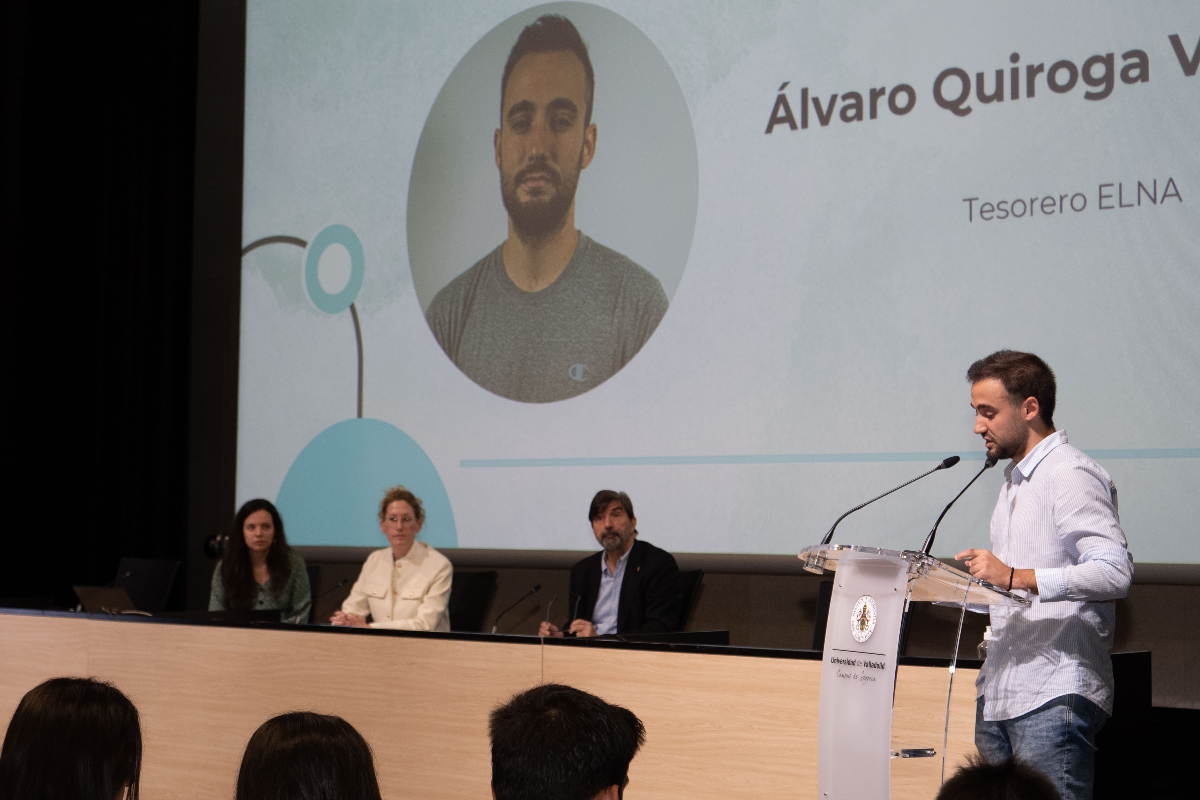 Álvaro Quiroga, tesorero de ELNA, abrió el turno de intervenciones de la presentación