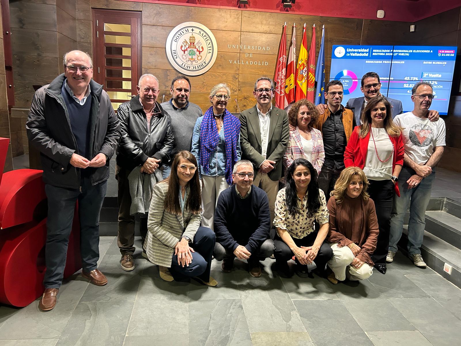 Pilar Garcés, junto a su equipo