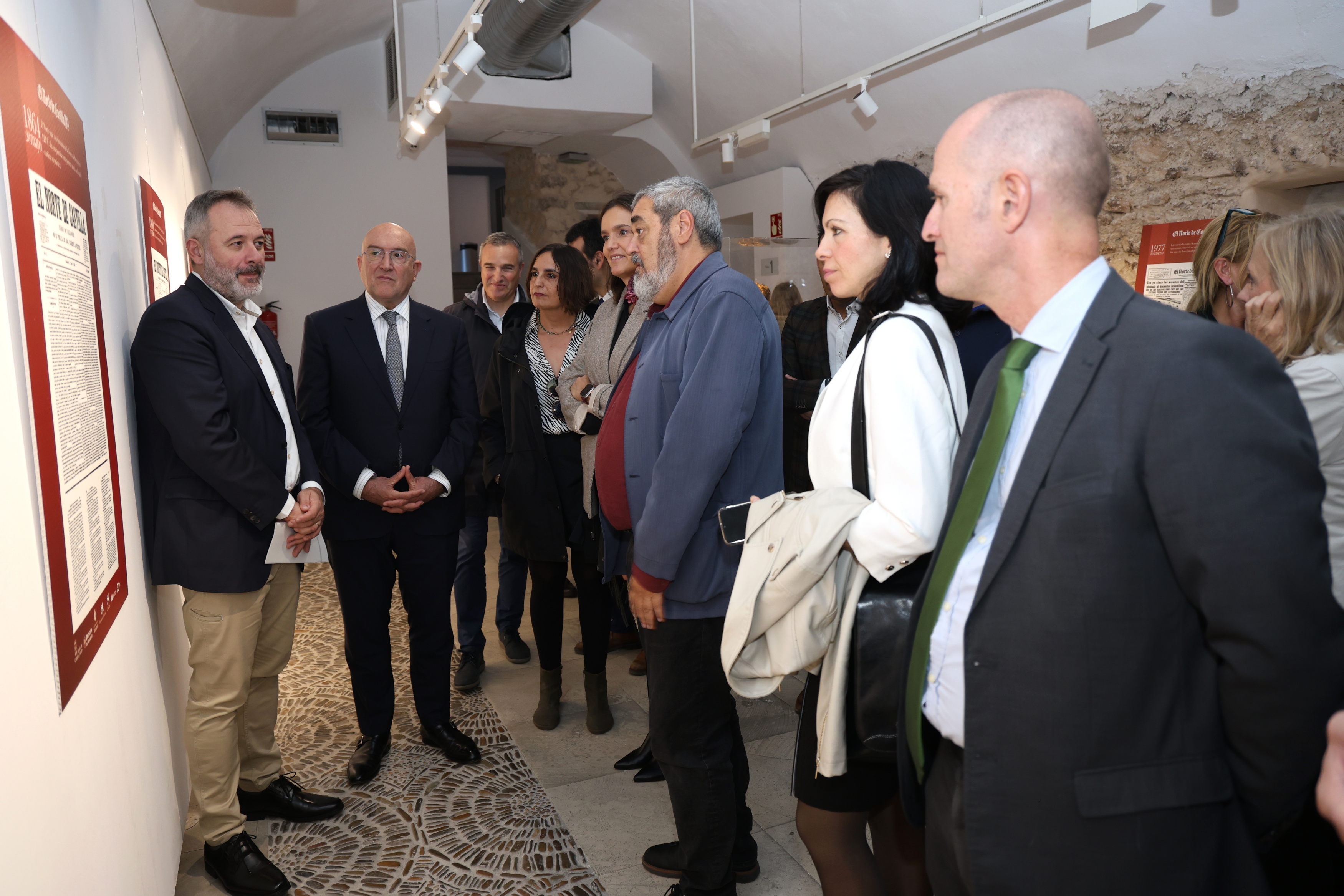 Exposición de portadas históricas seleccionadas por el Grupo de Investigación de la UVa HISMEDIA