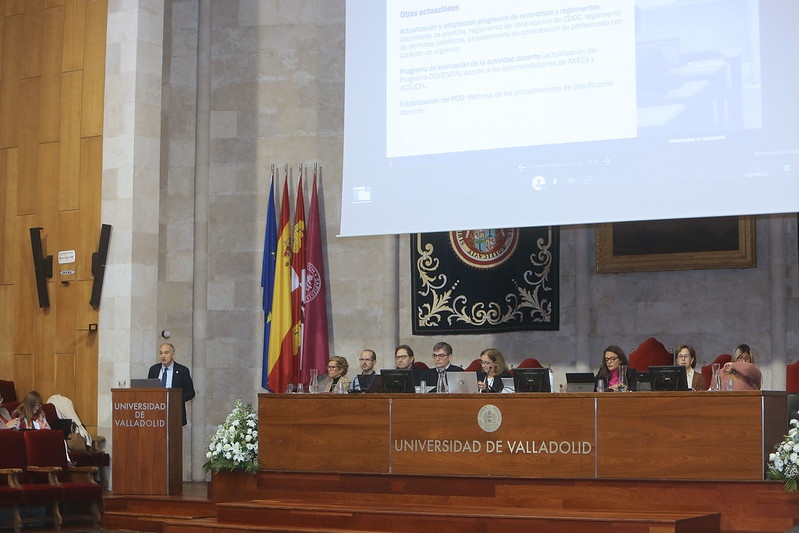 Sesión del pleno del Claustro de la Universidad de Valladolid